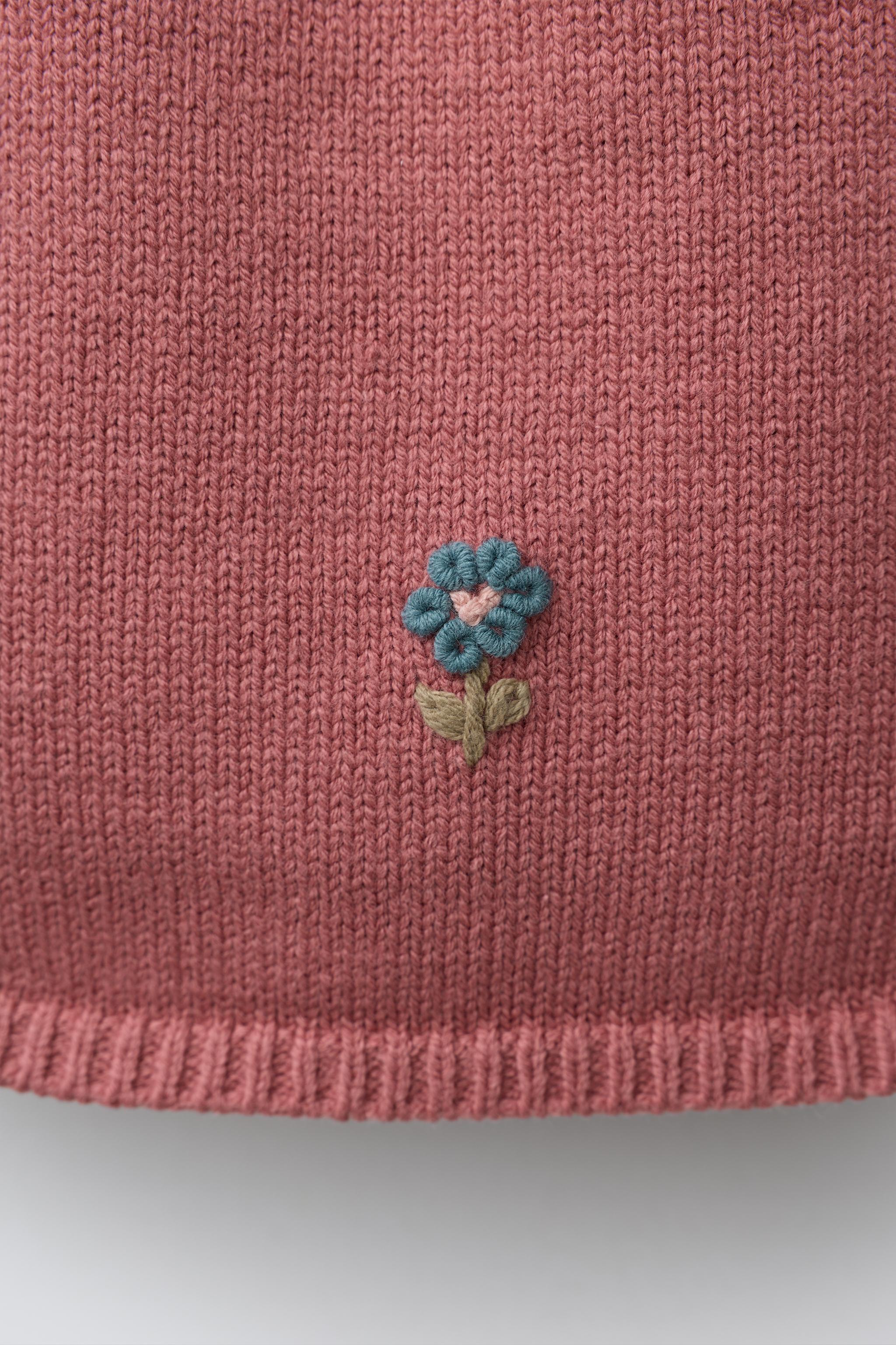 FLORAL EMBROIDERY KNIT SKIRT