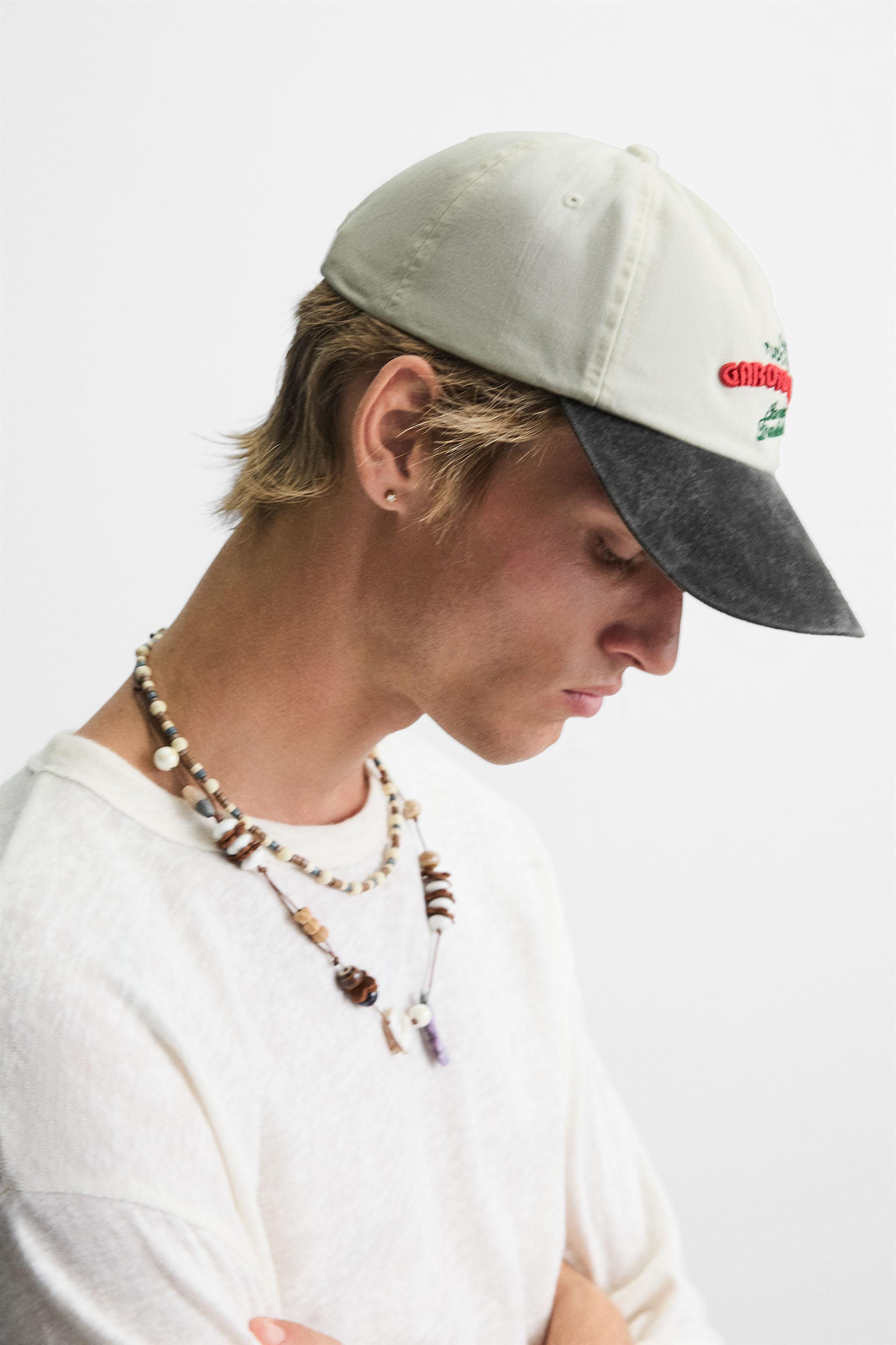 CONTRAST EMBROIDERY CAP