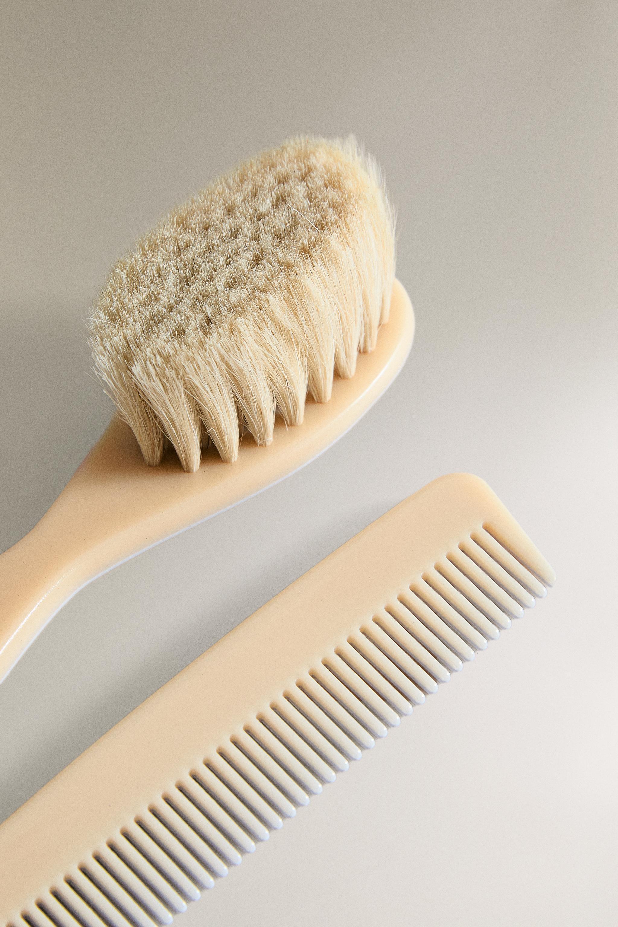 CHILDREN’S BRUSH AND COMB SET