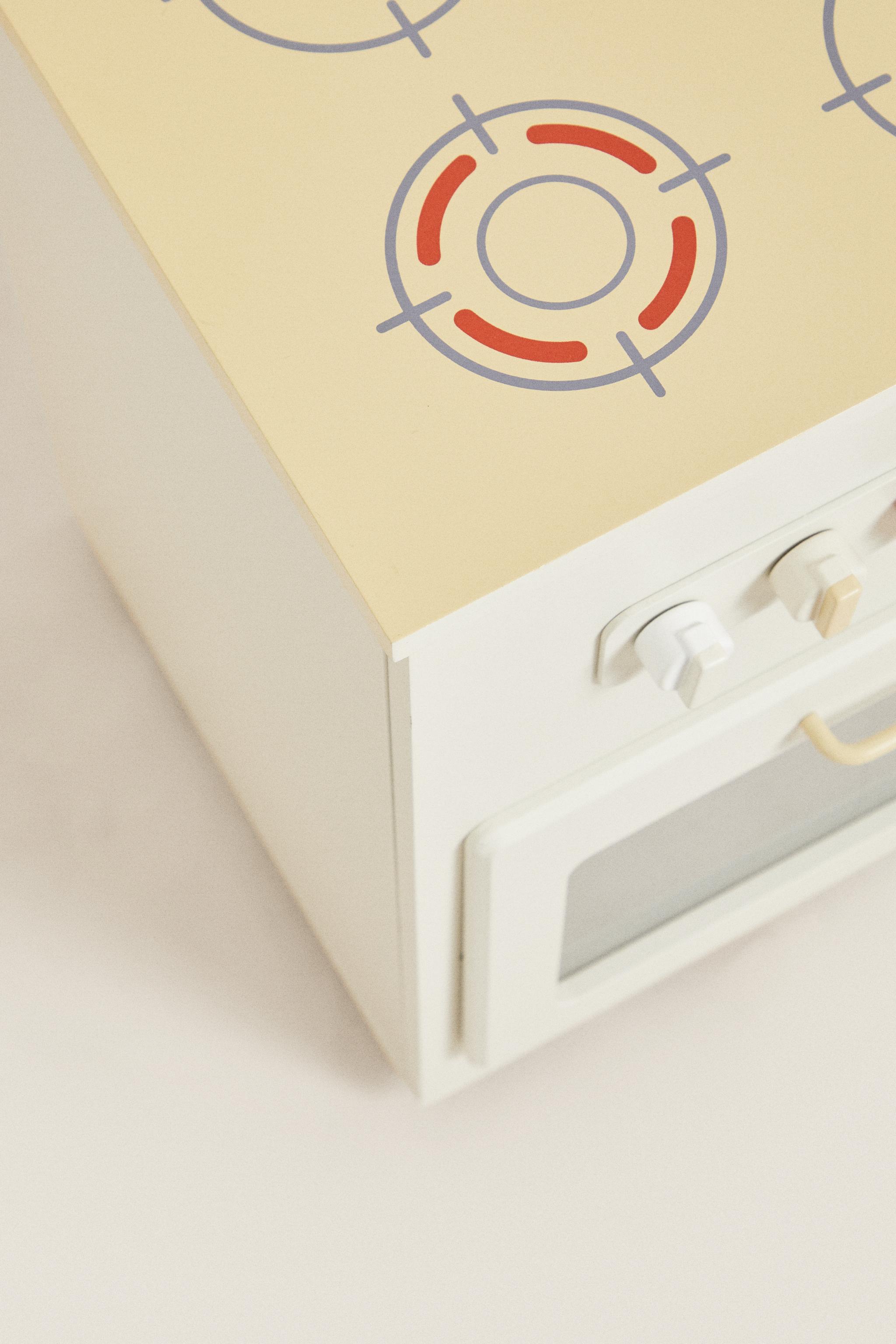 CHILDREN'S WOODEN PLAY KITCHEN