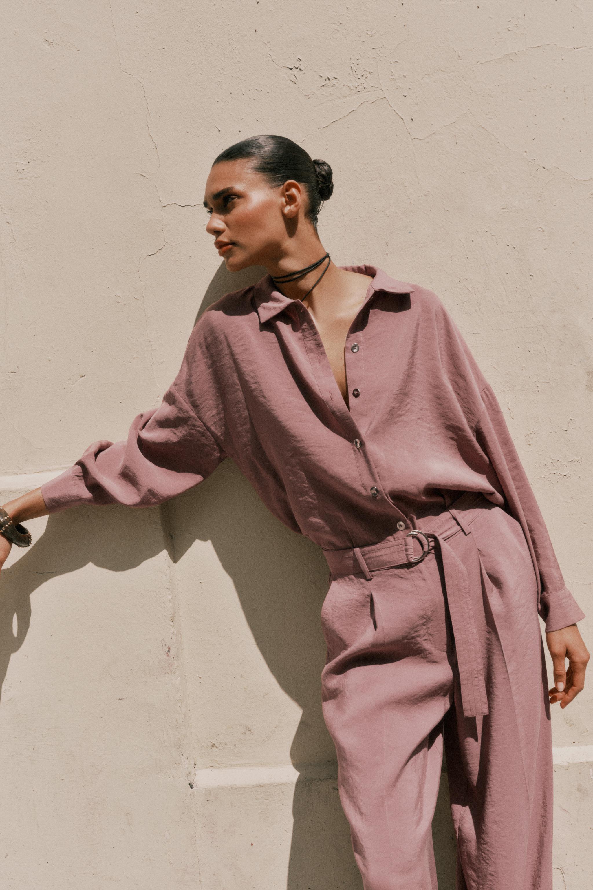 FLOWY WIDE LEG BELTED PANTS