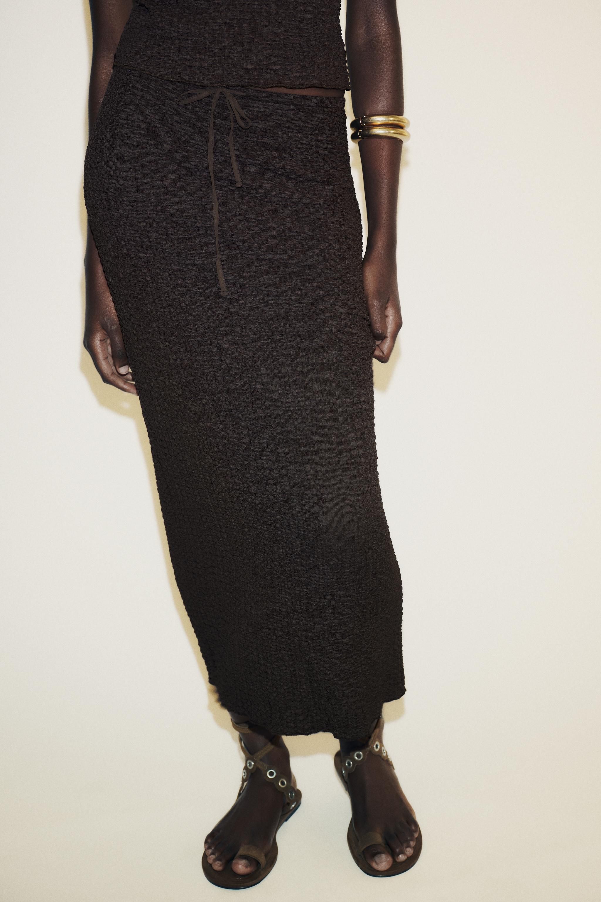 TEXTURED MIDI SKIRT