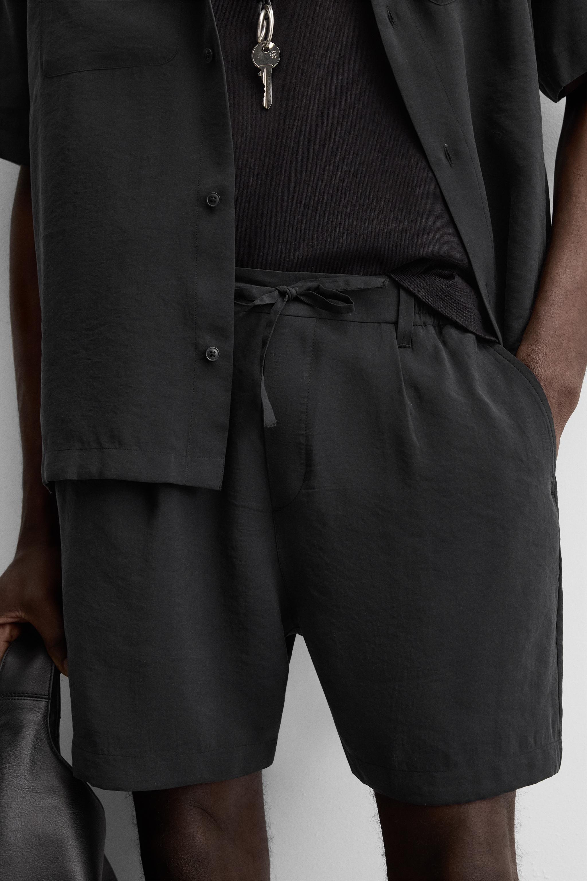 SHORT REGULAR FIT SHORTS