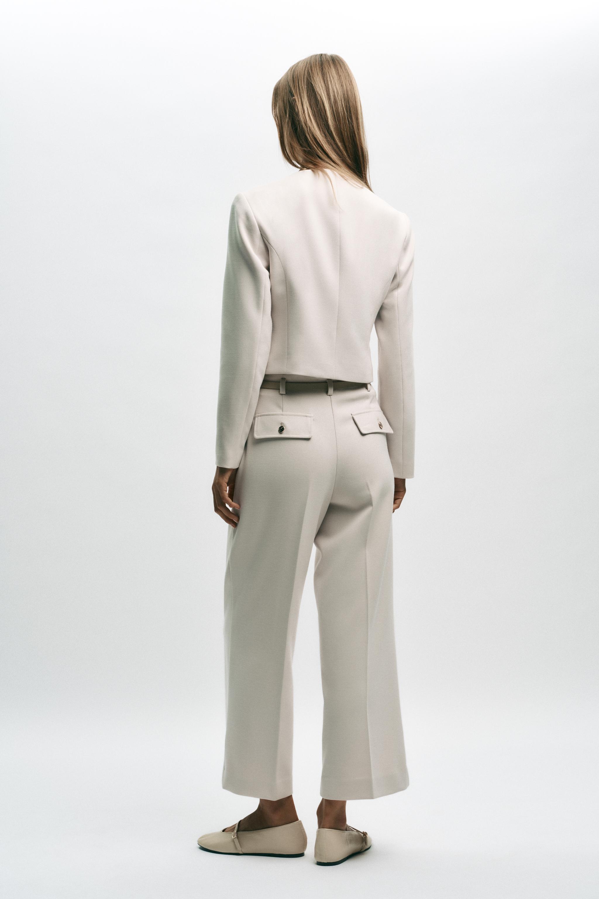 DOUBLE BREASTED SHORT BLAZER