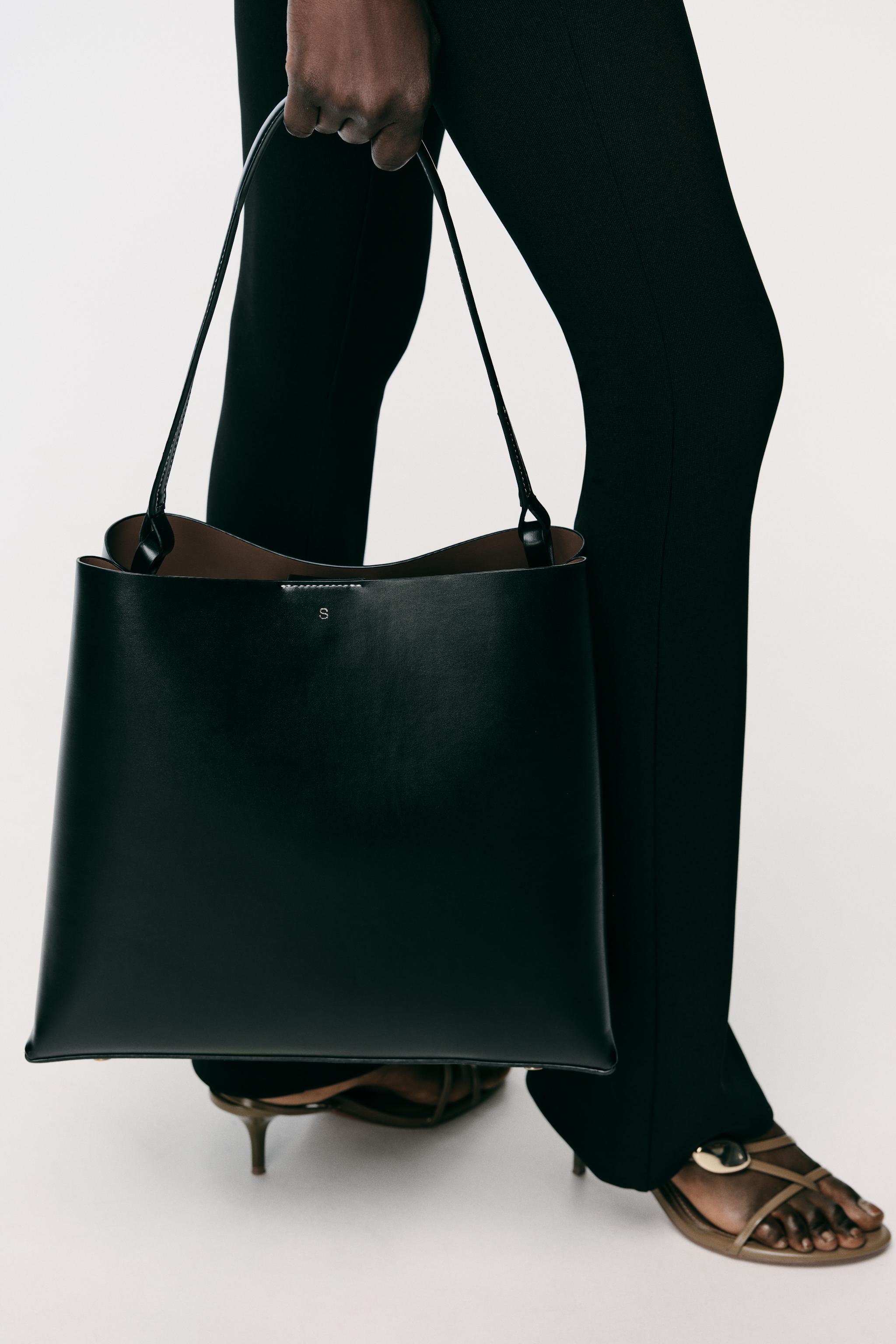 MINIMALIST BUCKET BAG