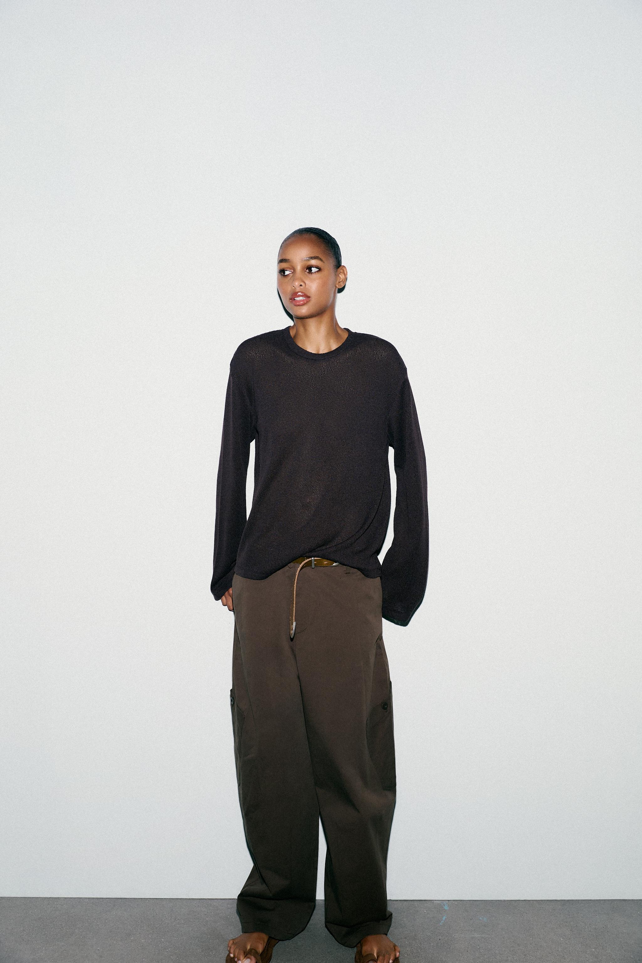 CUT-OUT KNIT SWEATER