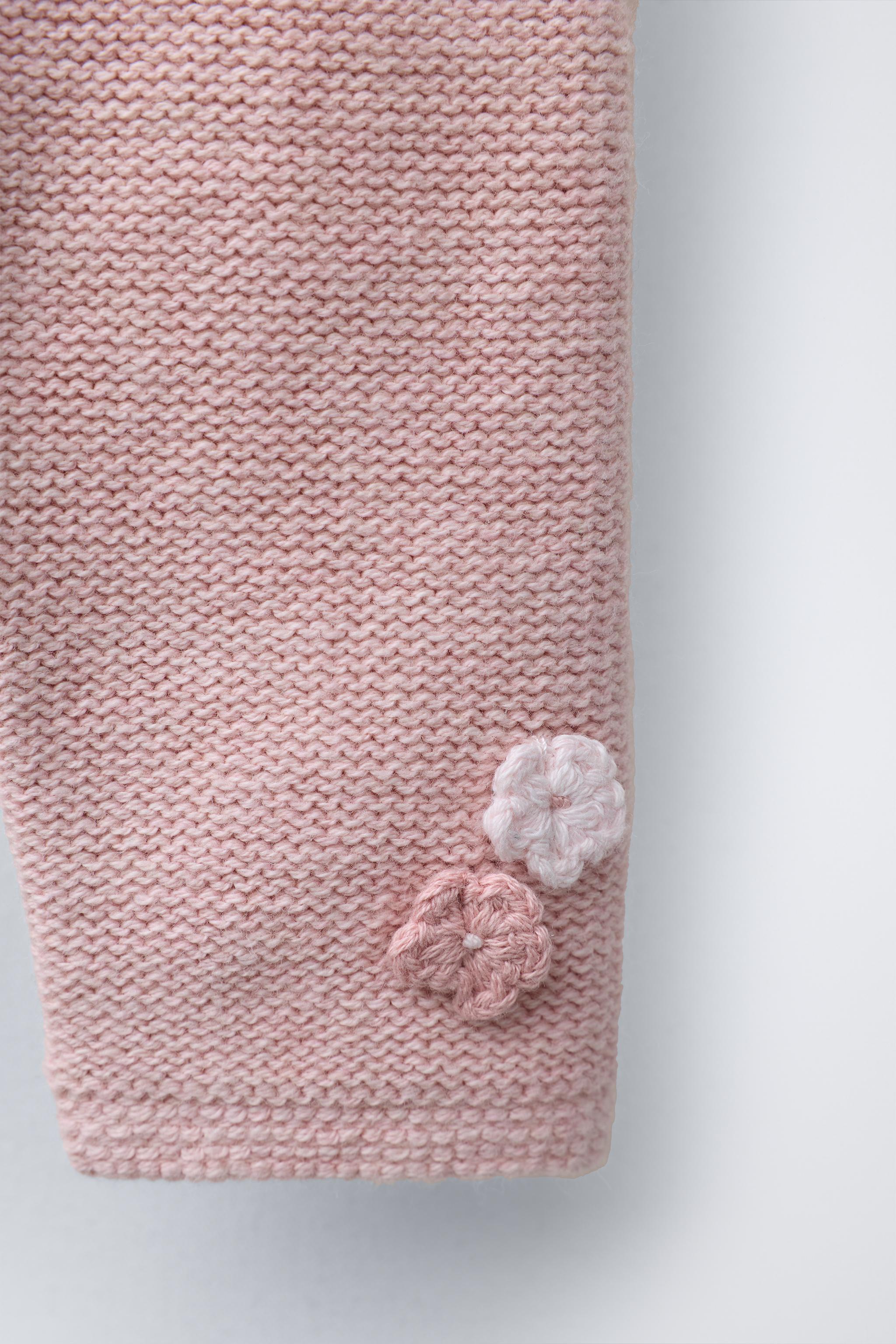 CROCHETED FLOWER KNIT PANTS