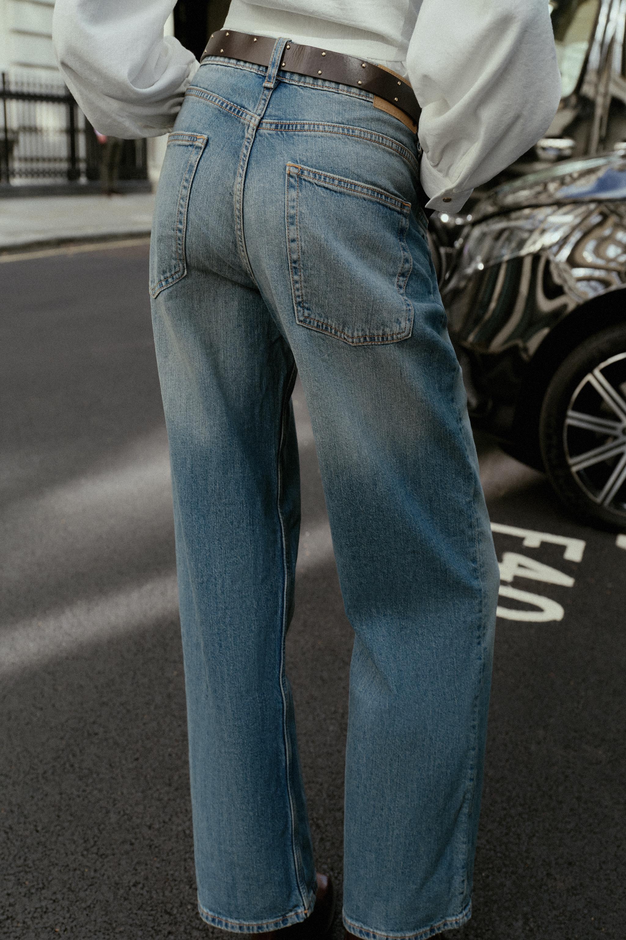 Z1975 MID-RISE STRAIGHT BELTED JEANS