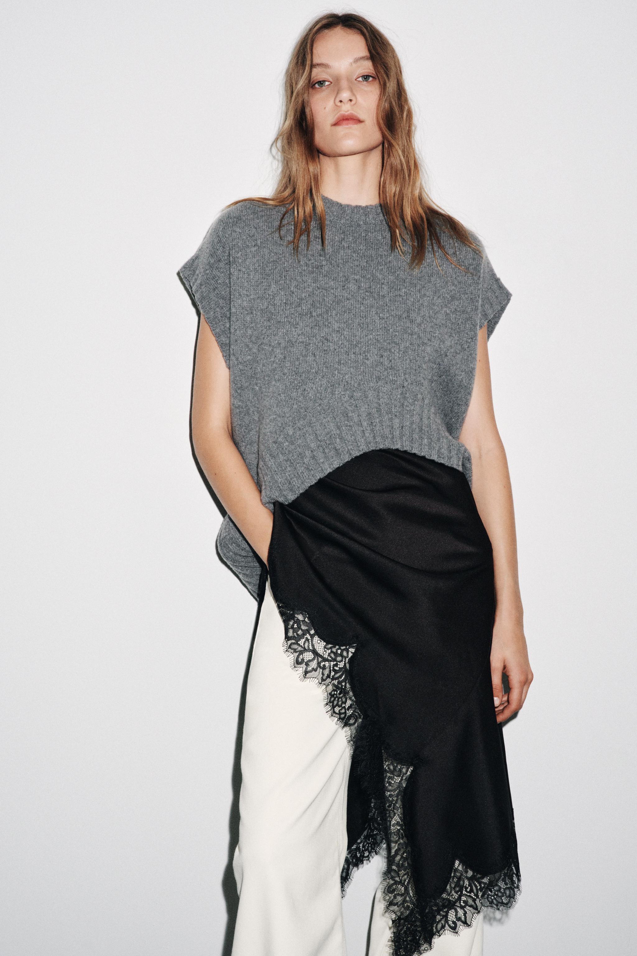 OVERSIZED WOOL KNIT VEST