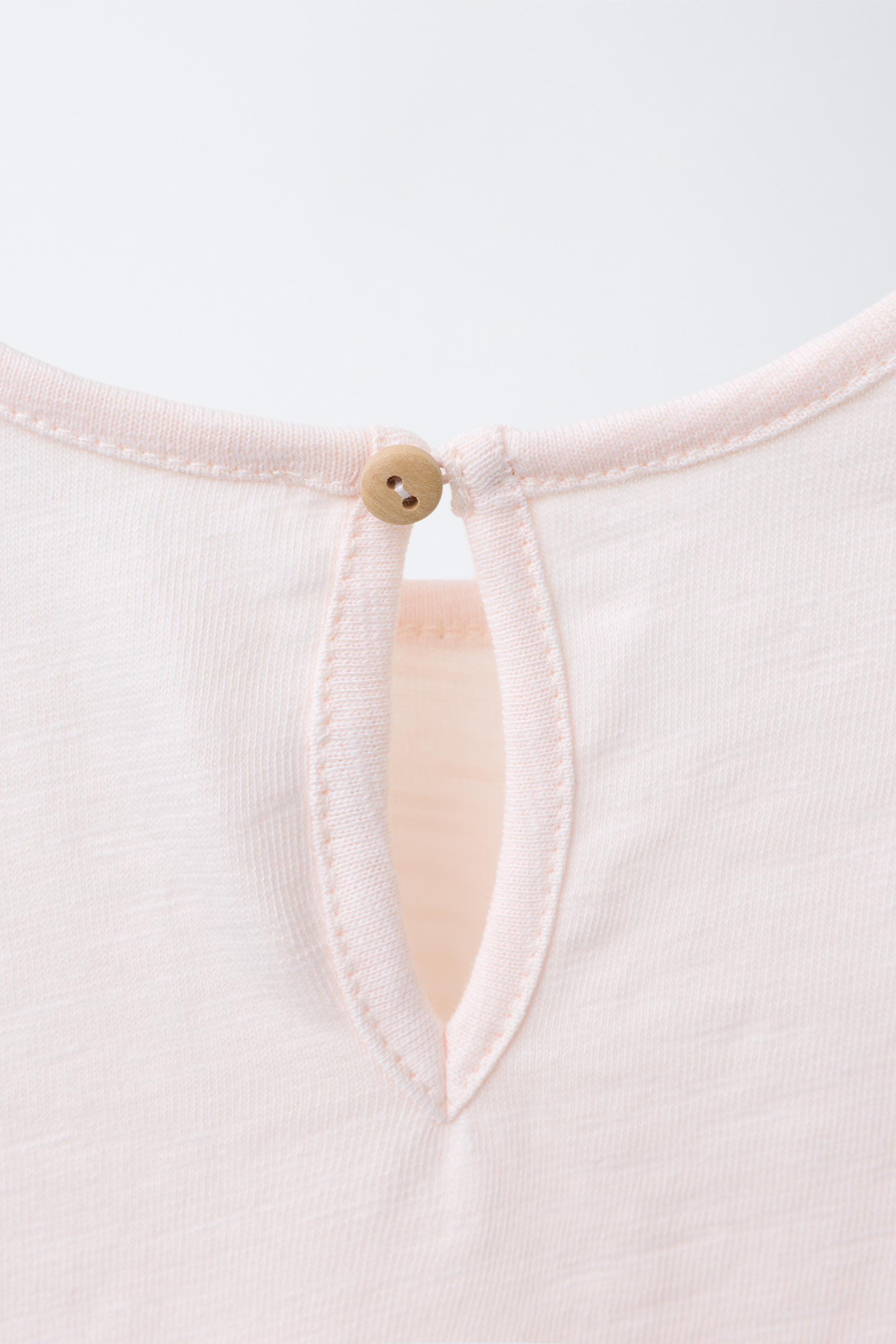 HEART FLOWER APPLIQUÉ T-SHIRT