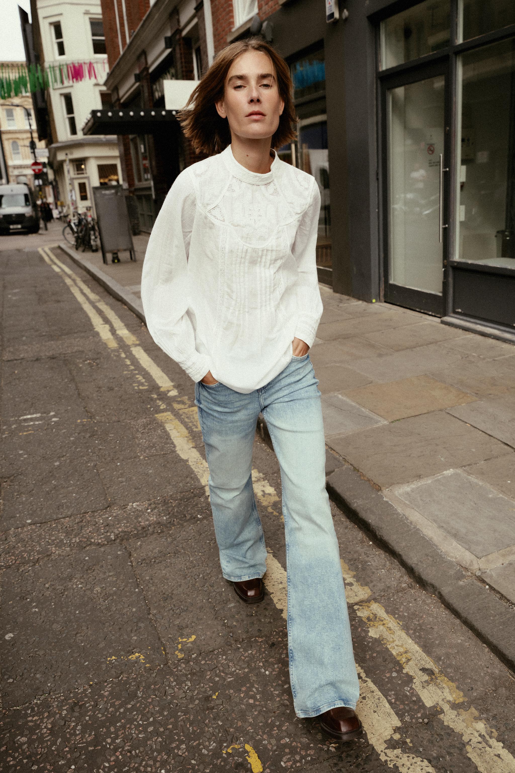 FLORAL EMBROIDERY BLOUSE