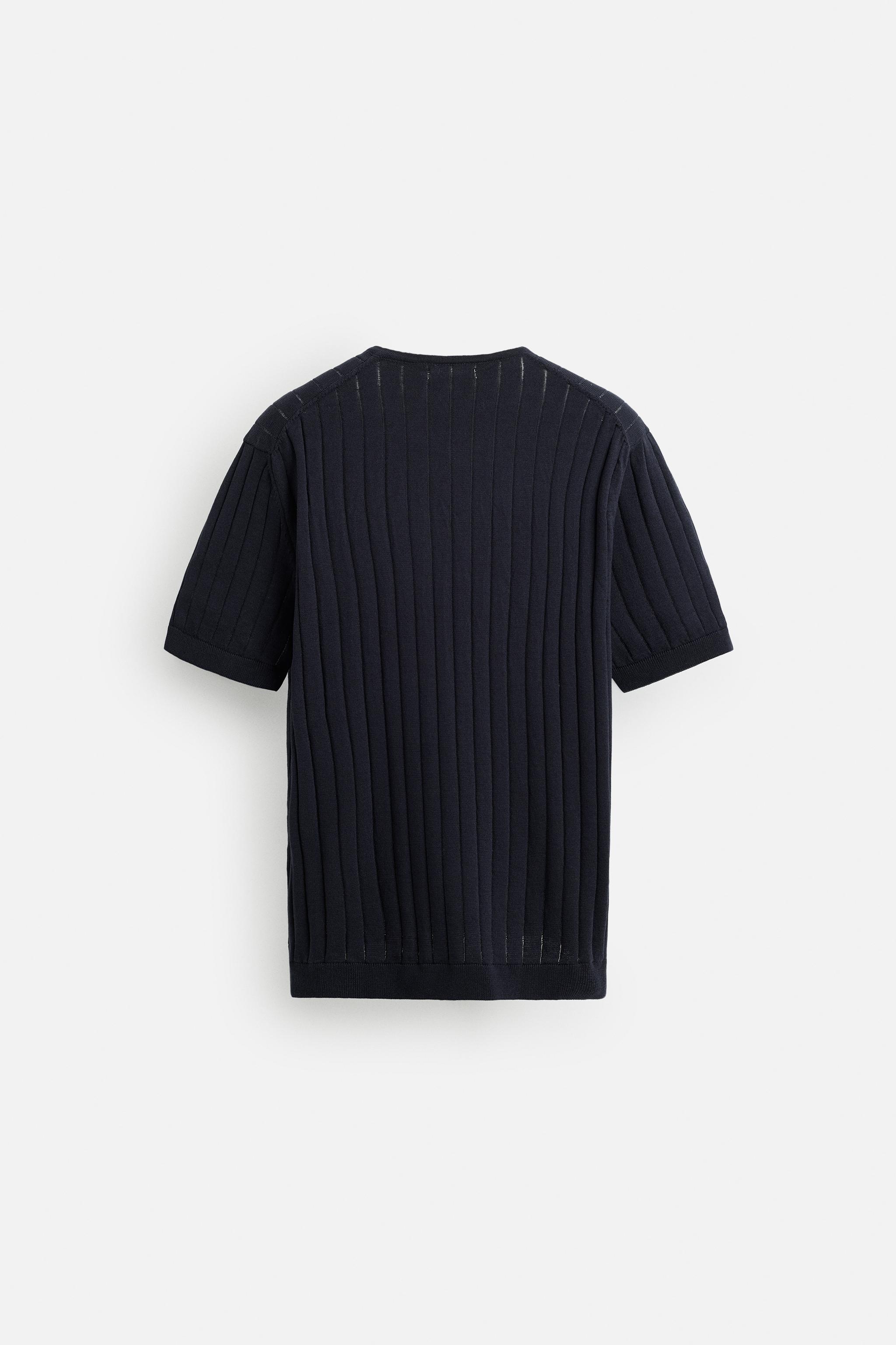 KNIT T-SHIRT WITH BUTTONED NECK
