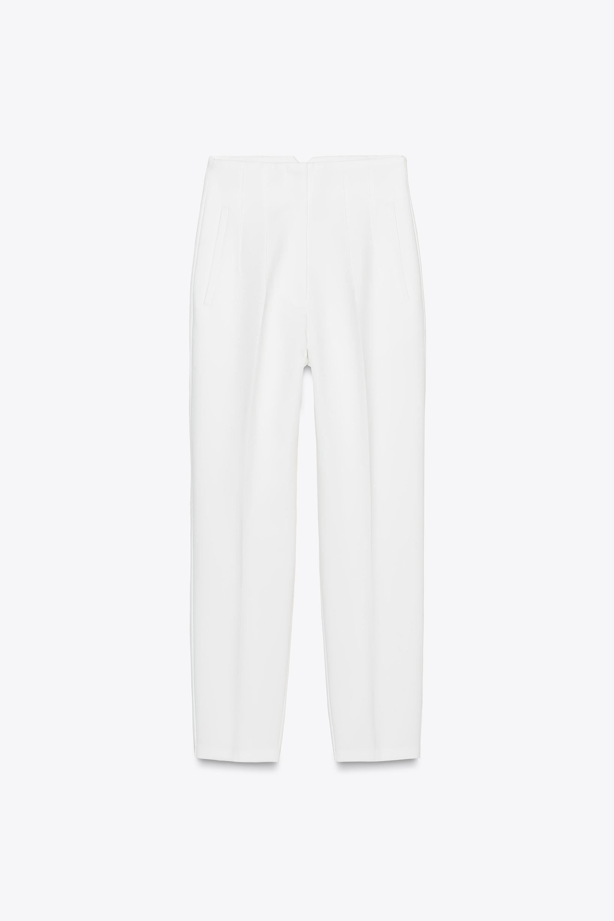 PANTS WITH A HIGH WAIST