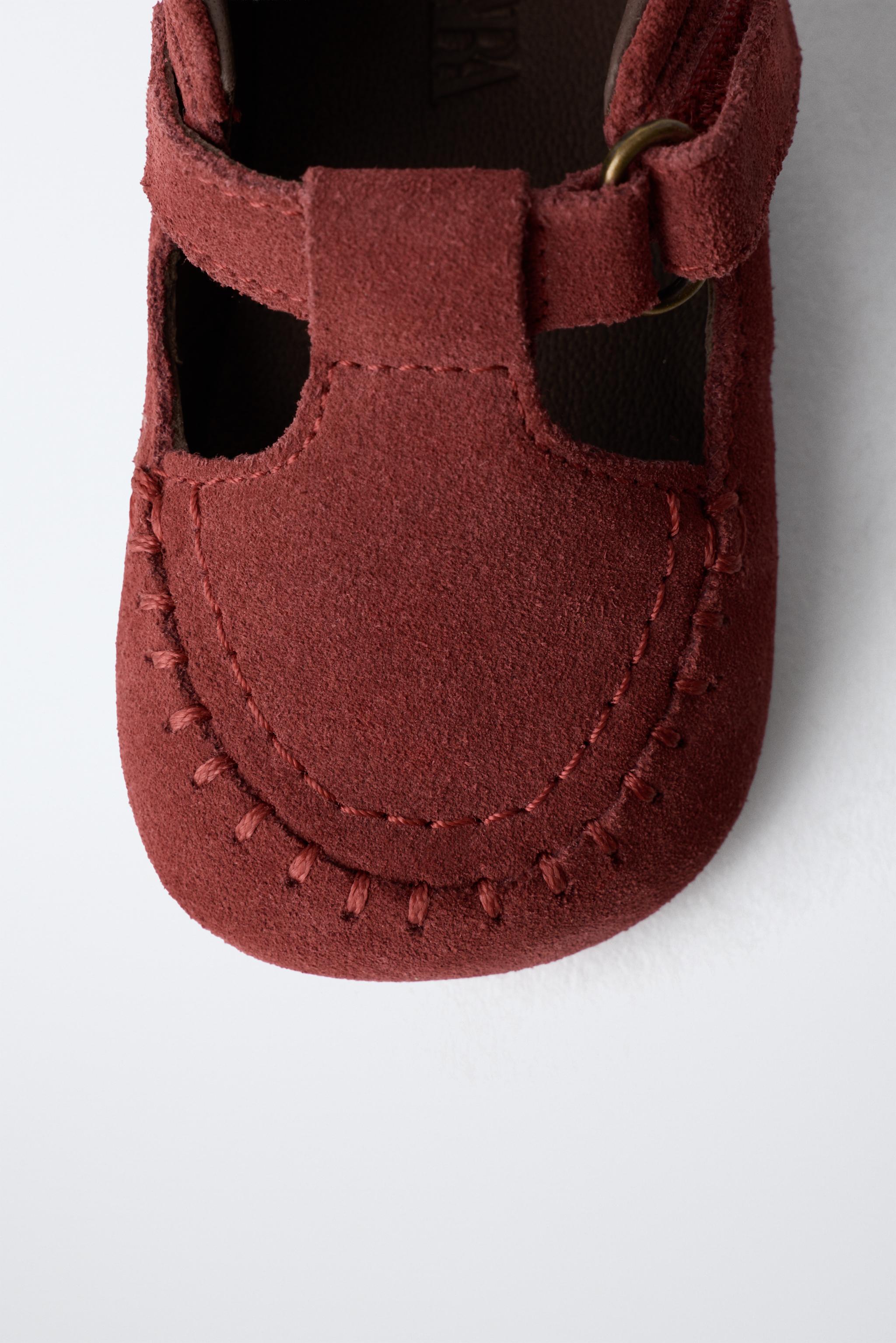 LEATHER T-STRAP SHOES