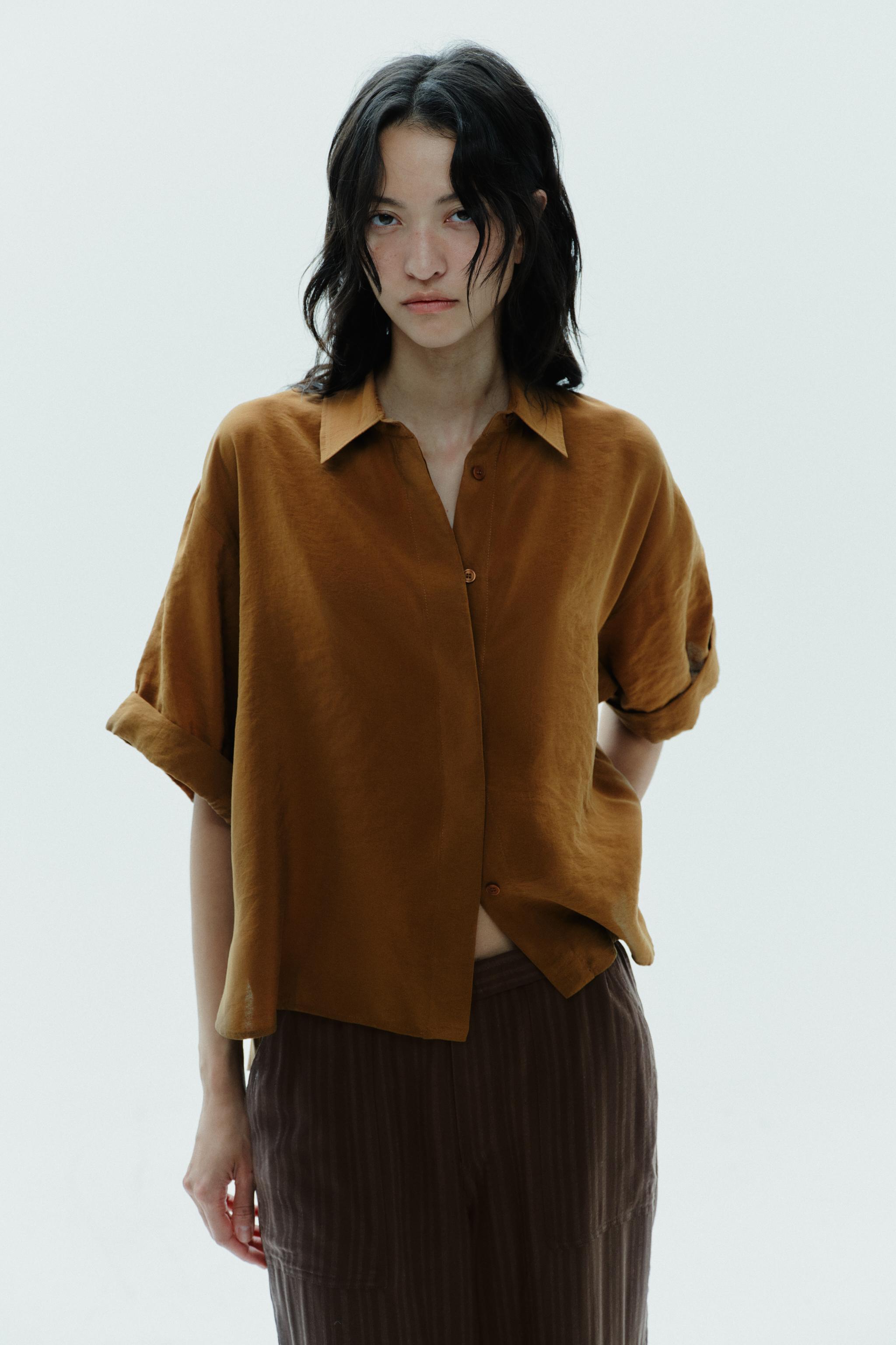 FLOWY SHORT SLEEVE SHIRT