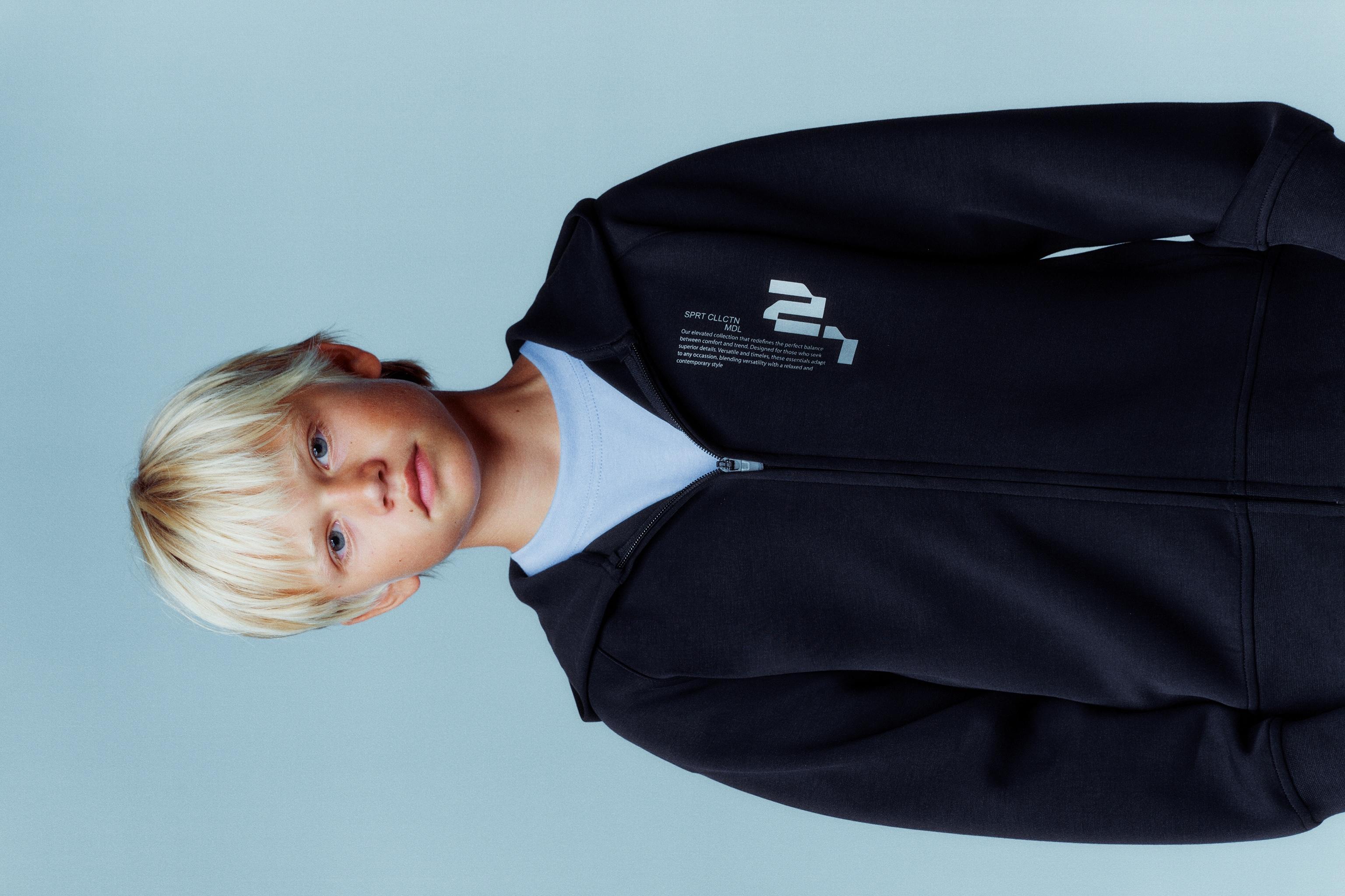 SPORTY HOODIE SWEATSHIRT