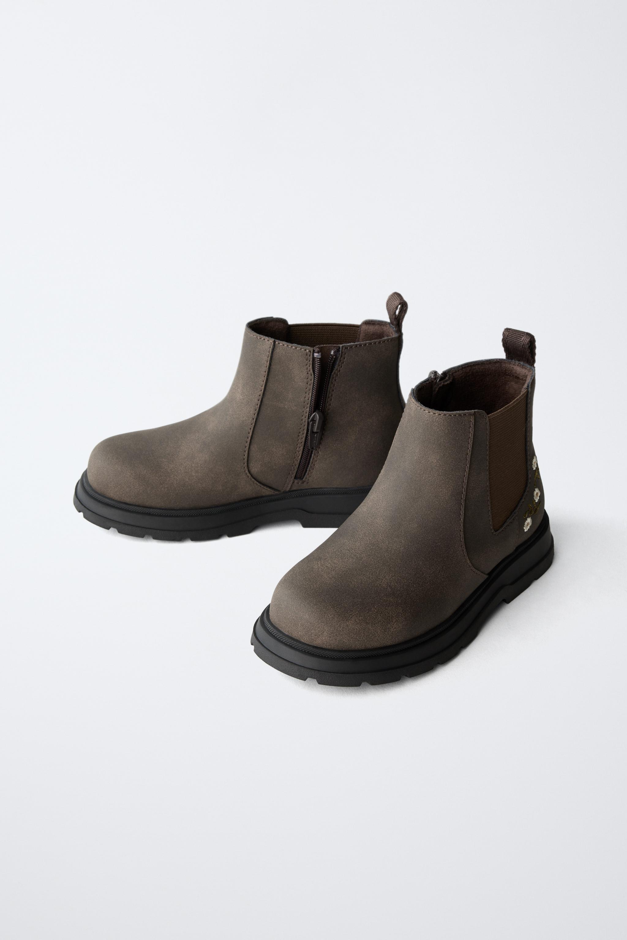 FLOWER CHELSEA BOOTS