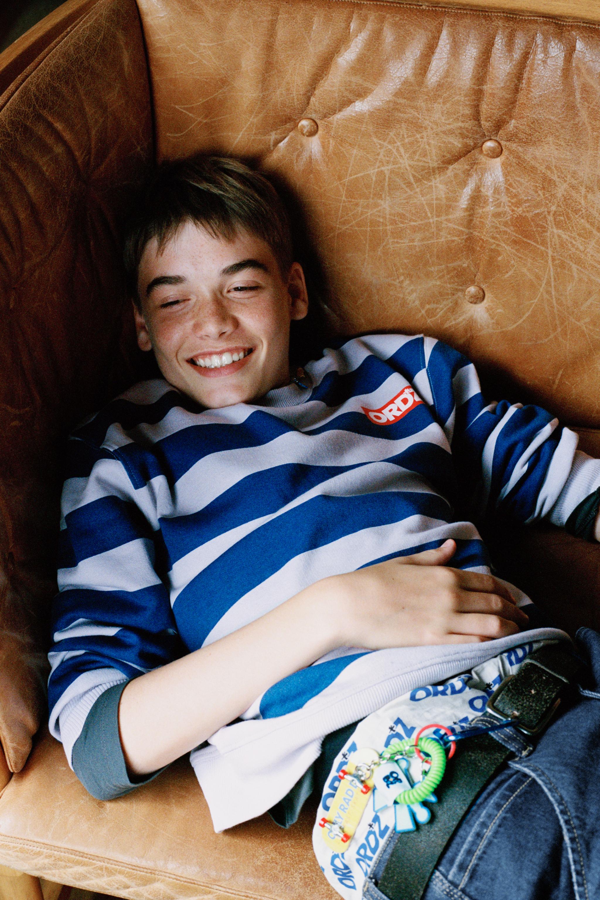 STRIPED TEXT SWEATSHIRT