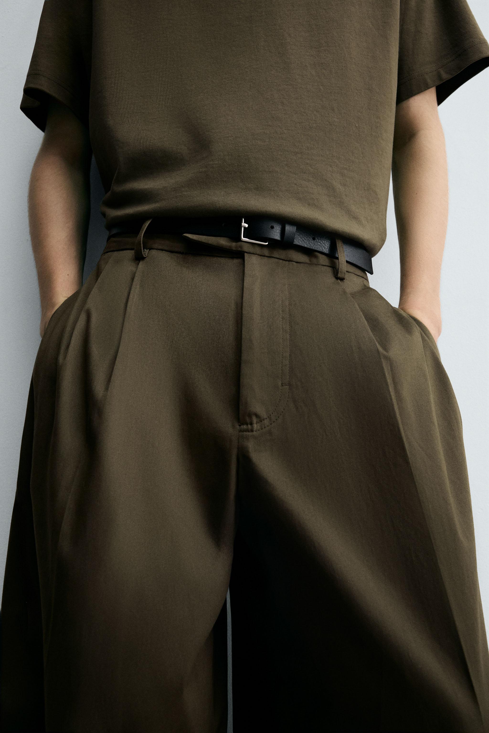 RELAXED FIT PLEATED PANTS