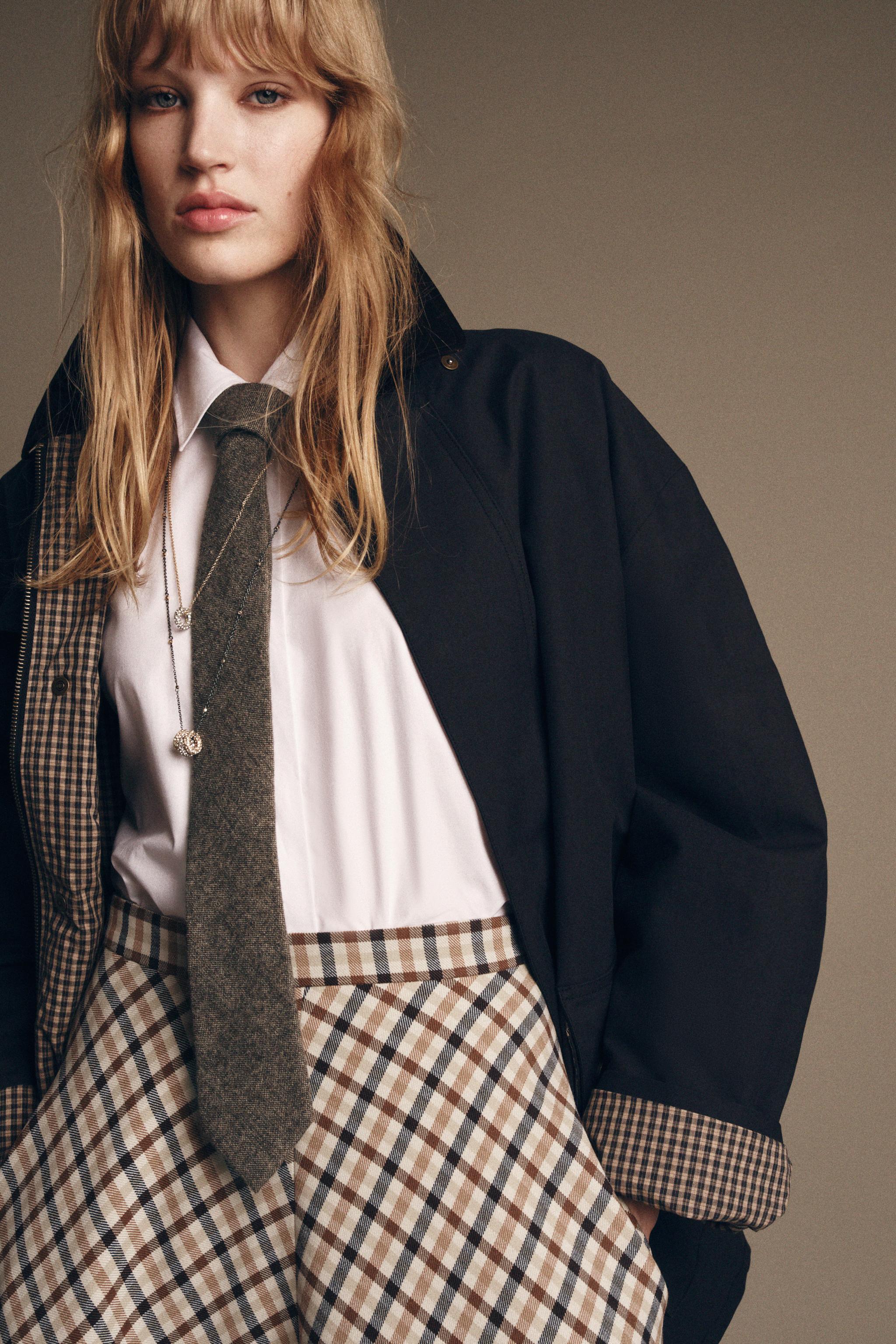 STRUCTURE TIE WITH WOOL