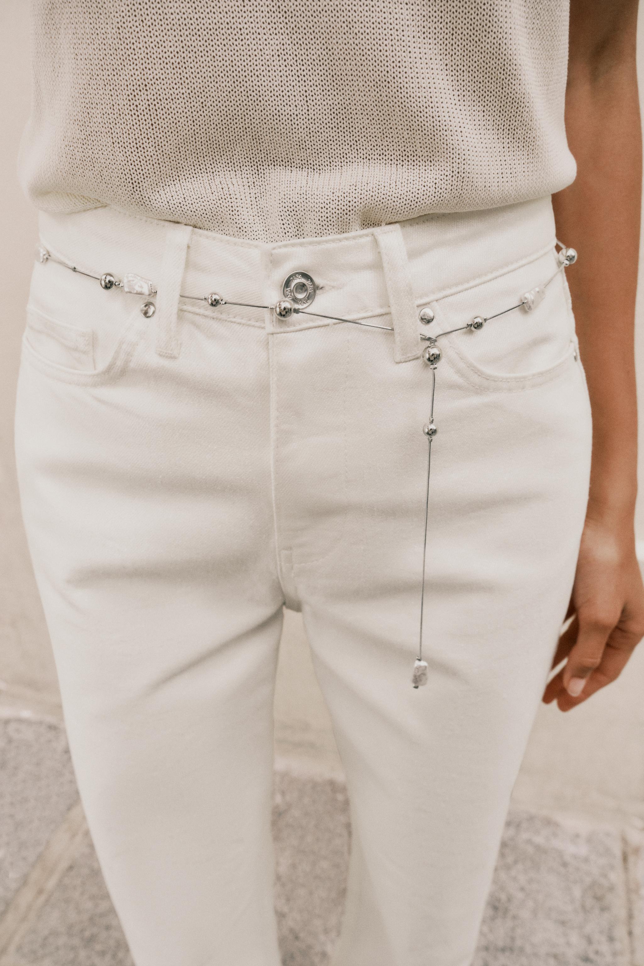 Z1975 PEARLESCENT BELTED JEANS