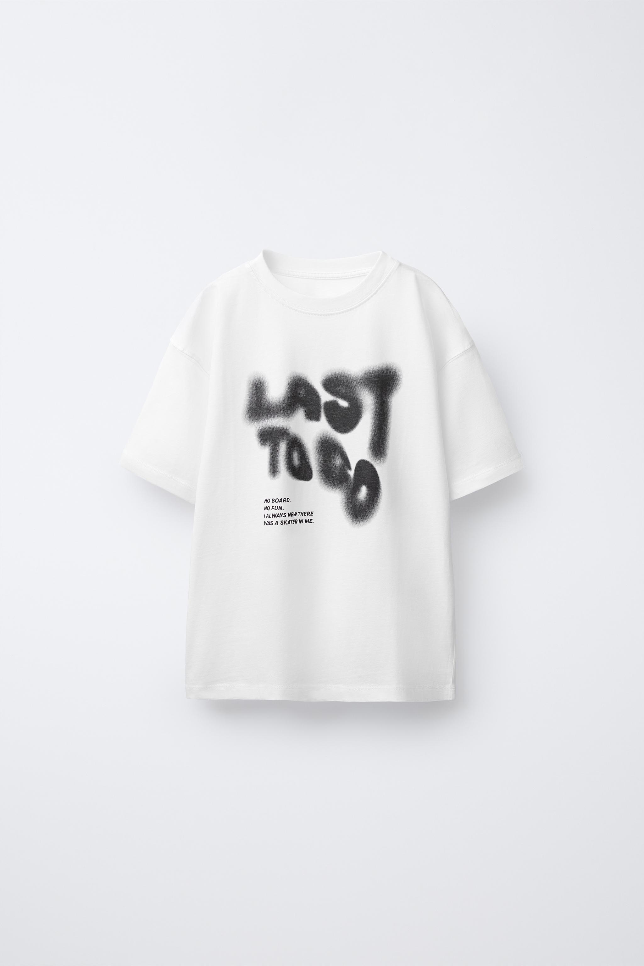 GRAFFITI PRINT T-SHIRT