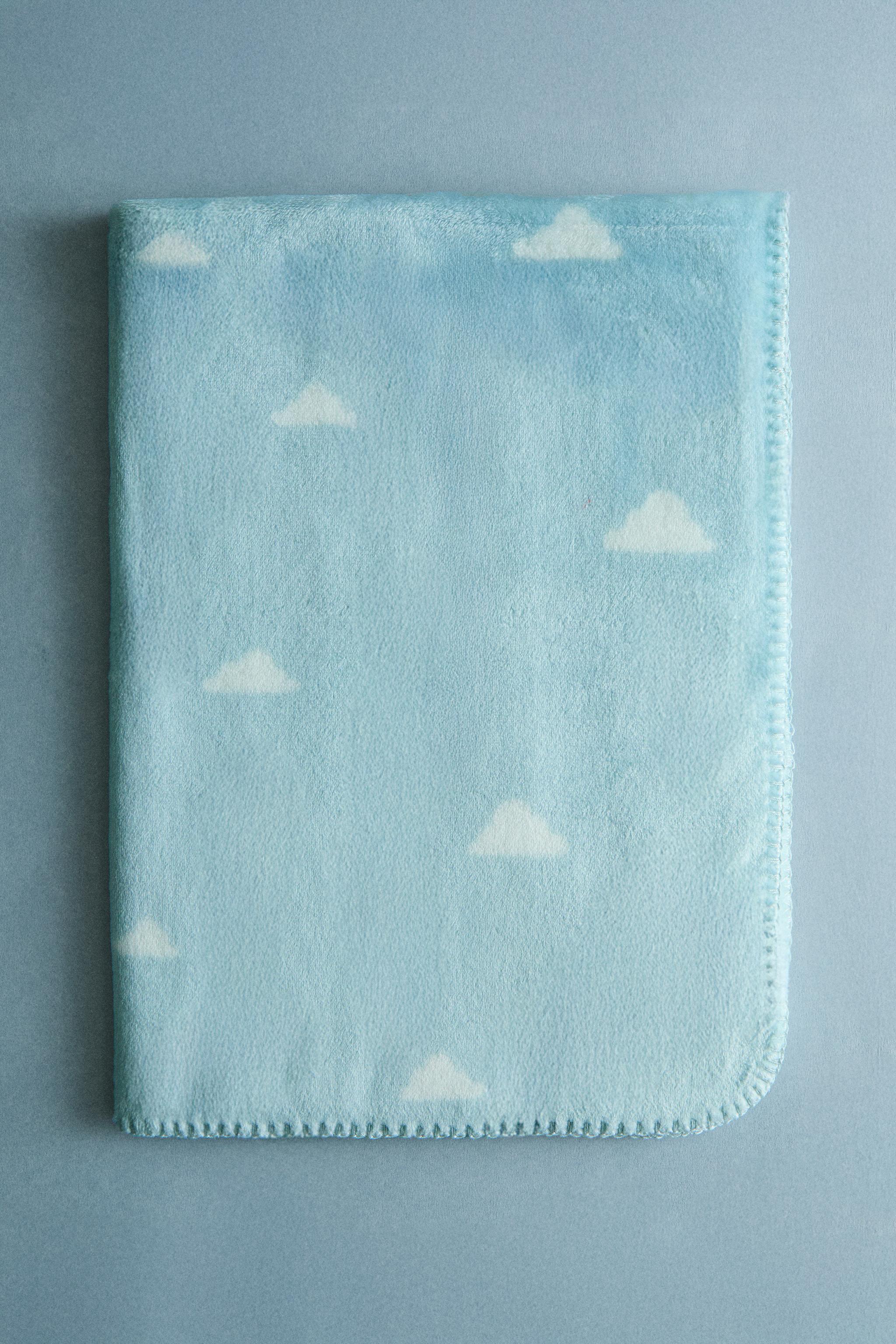 CHILDREN'S FLEECE CLOUDS BLANKET