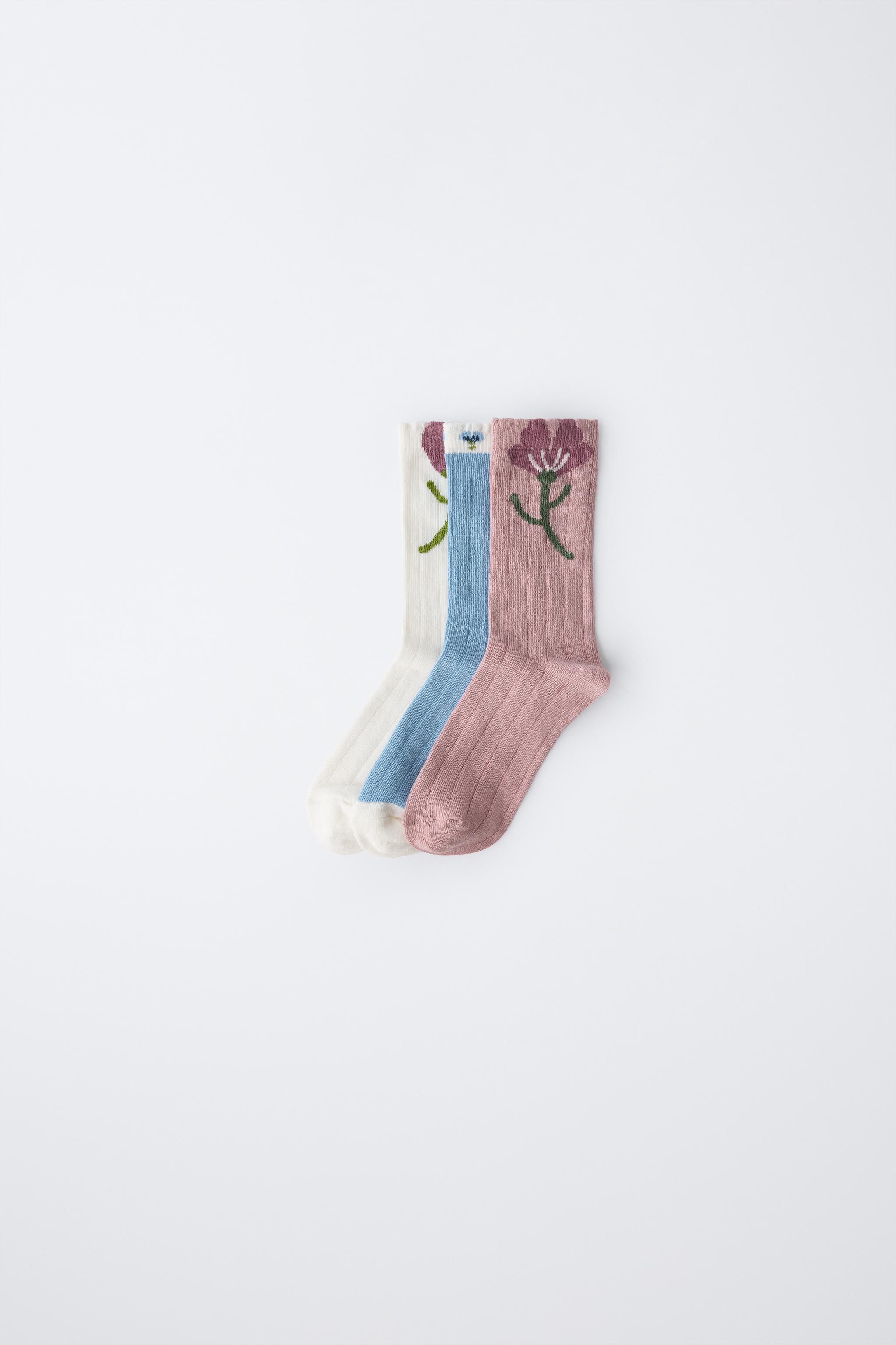 THREE-PACK OF FLORAL SOCKS