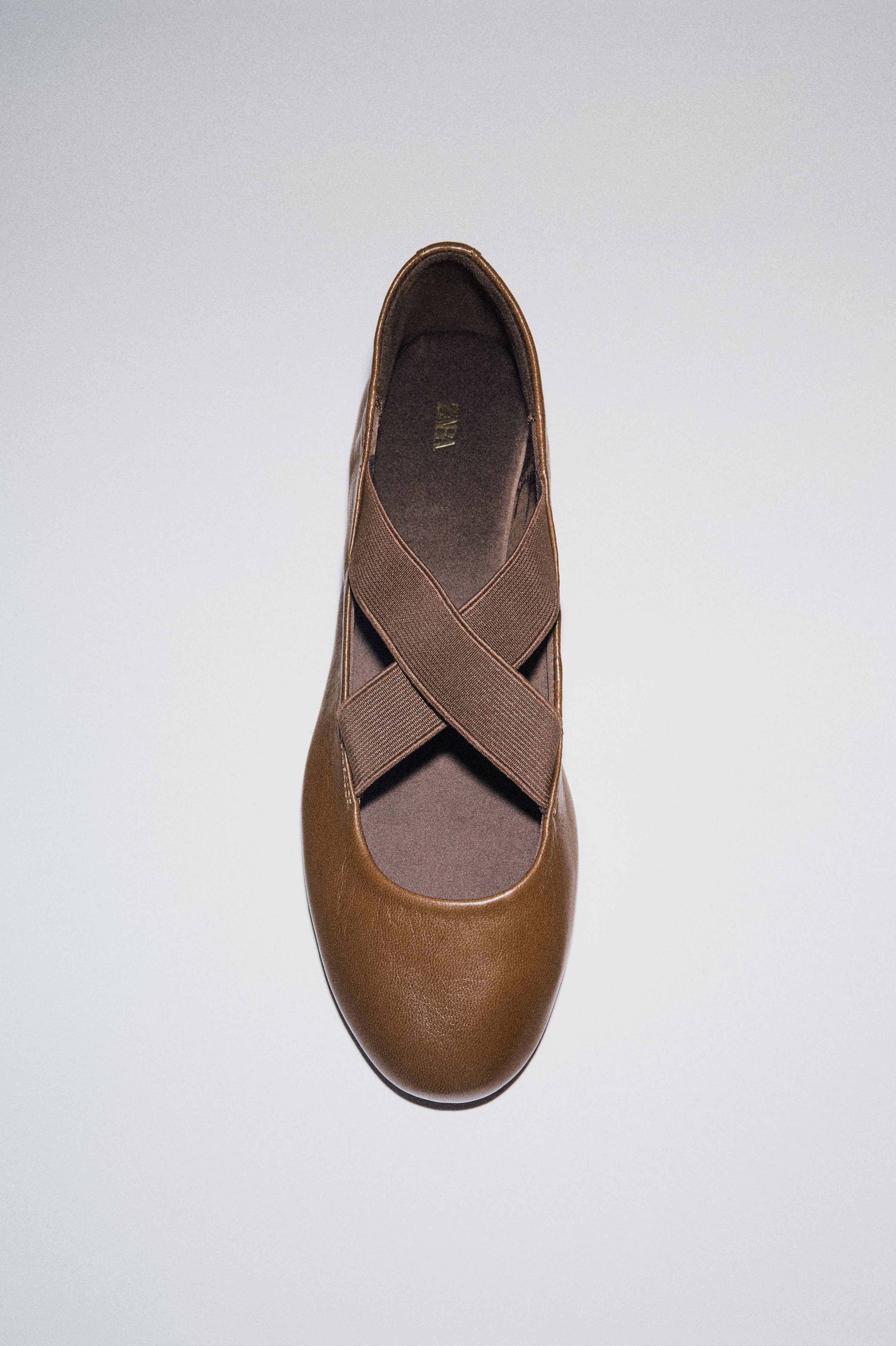 LEATHER BALLET FLATS WITH ELASTIC STRAPS