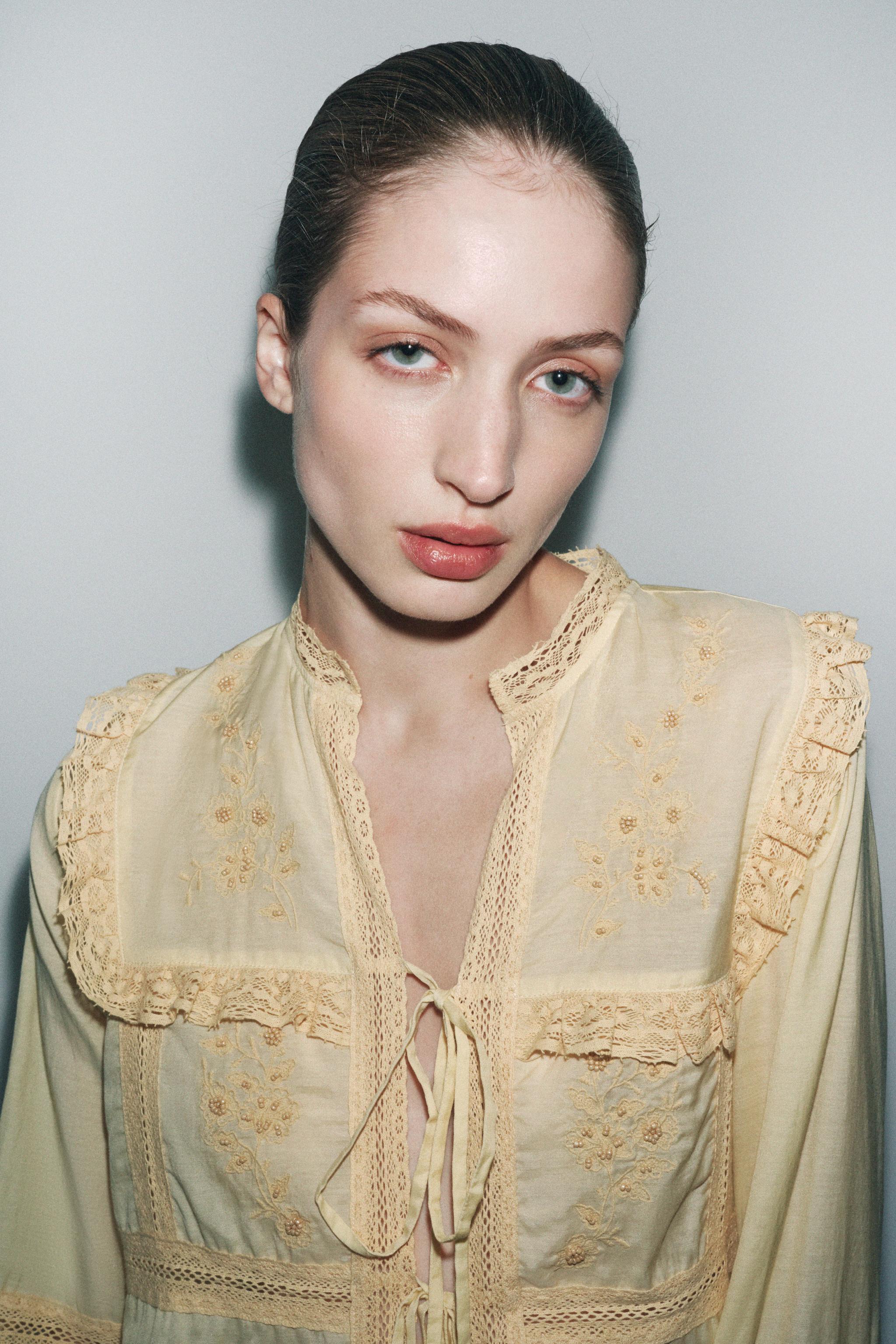 EMBROIDERED LACE BLOUSE LIMITED EDITION