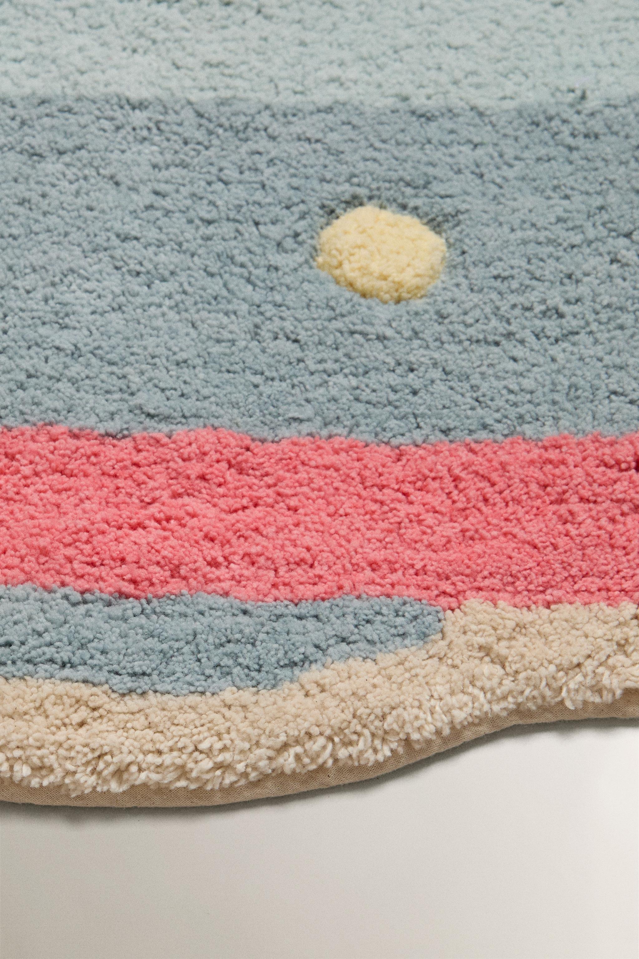 CHILDREN'S FLYING SAUCER BATH MAT