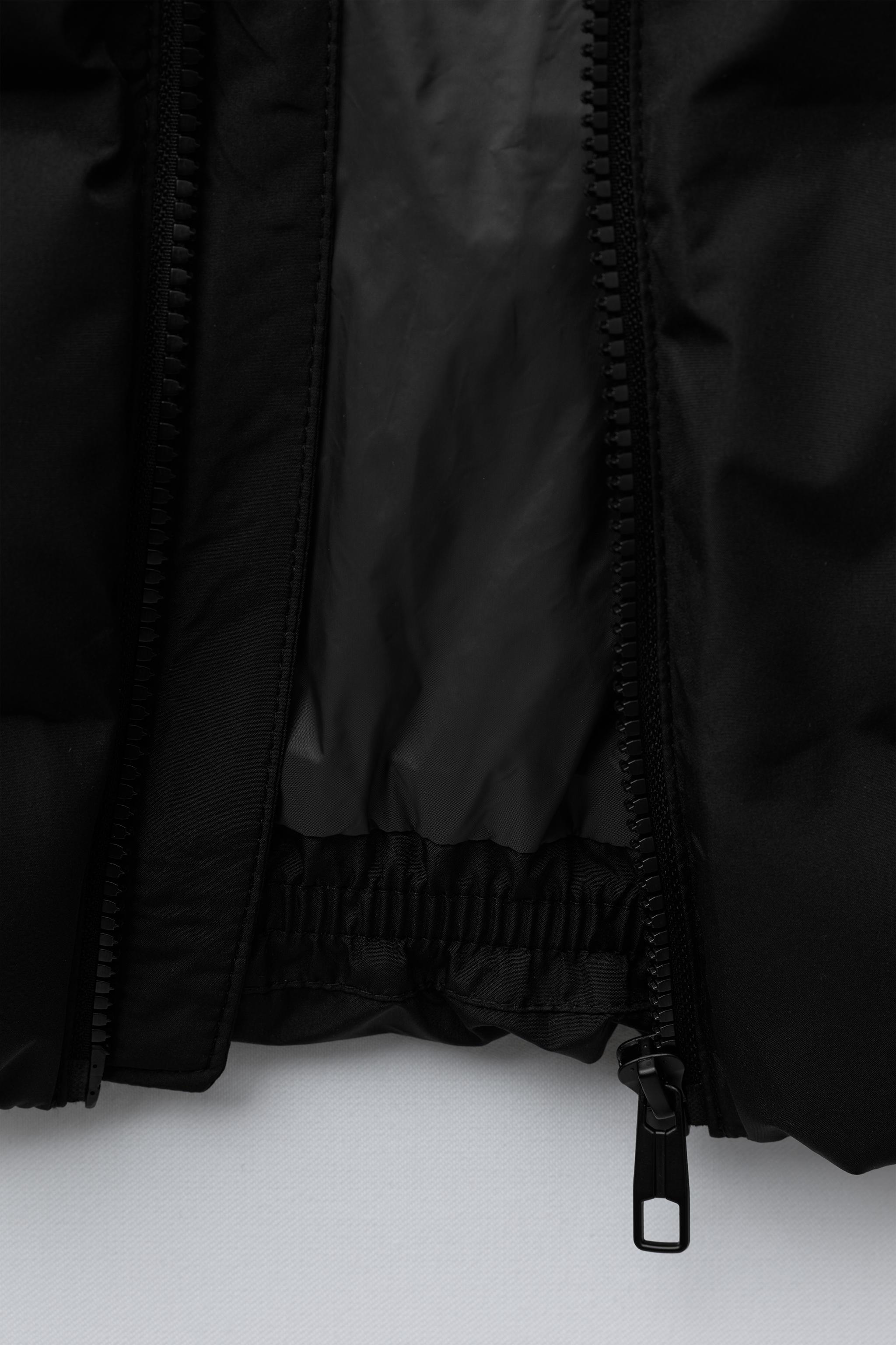WATER REPELLENT HOODIE VEST