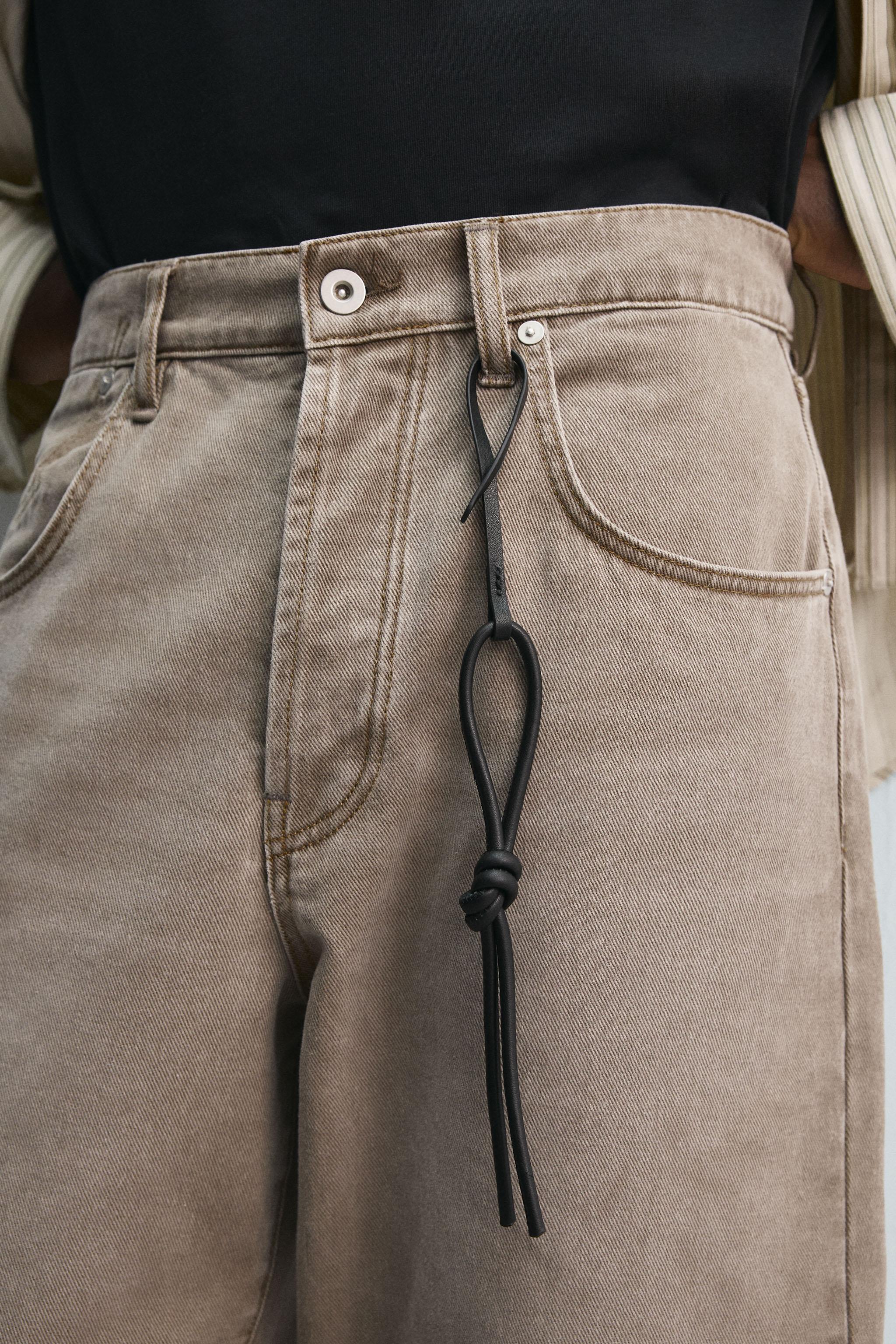 LIMITED EDITION LEATHER KEYCHAIN