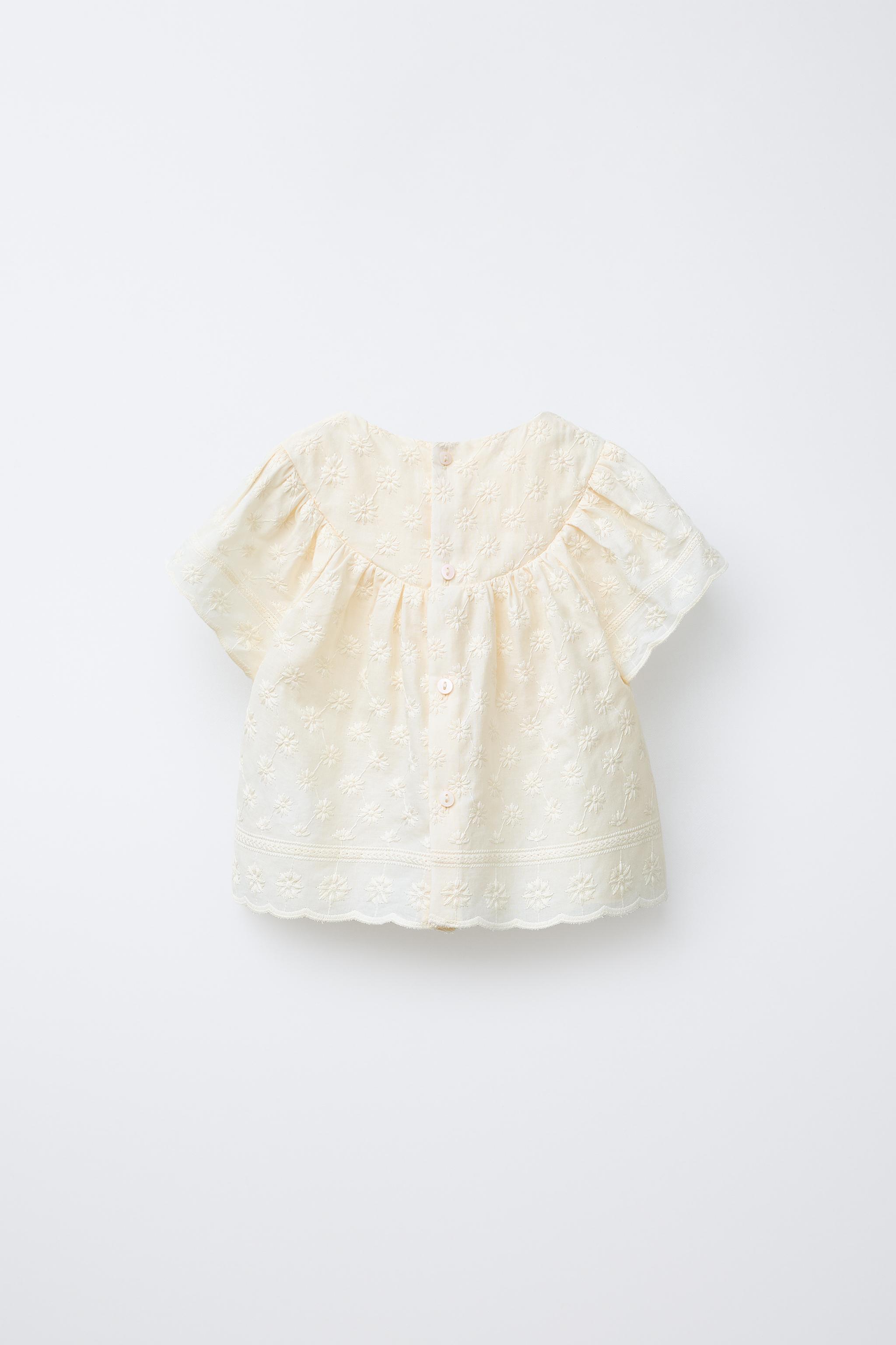 FLORAL EMBROIDERED BLOUSE