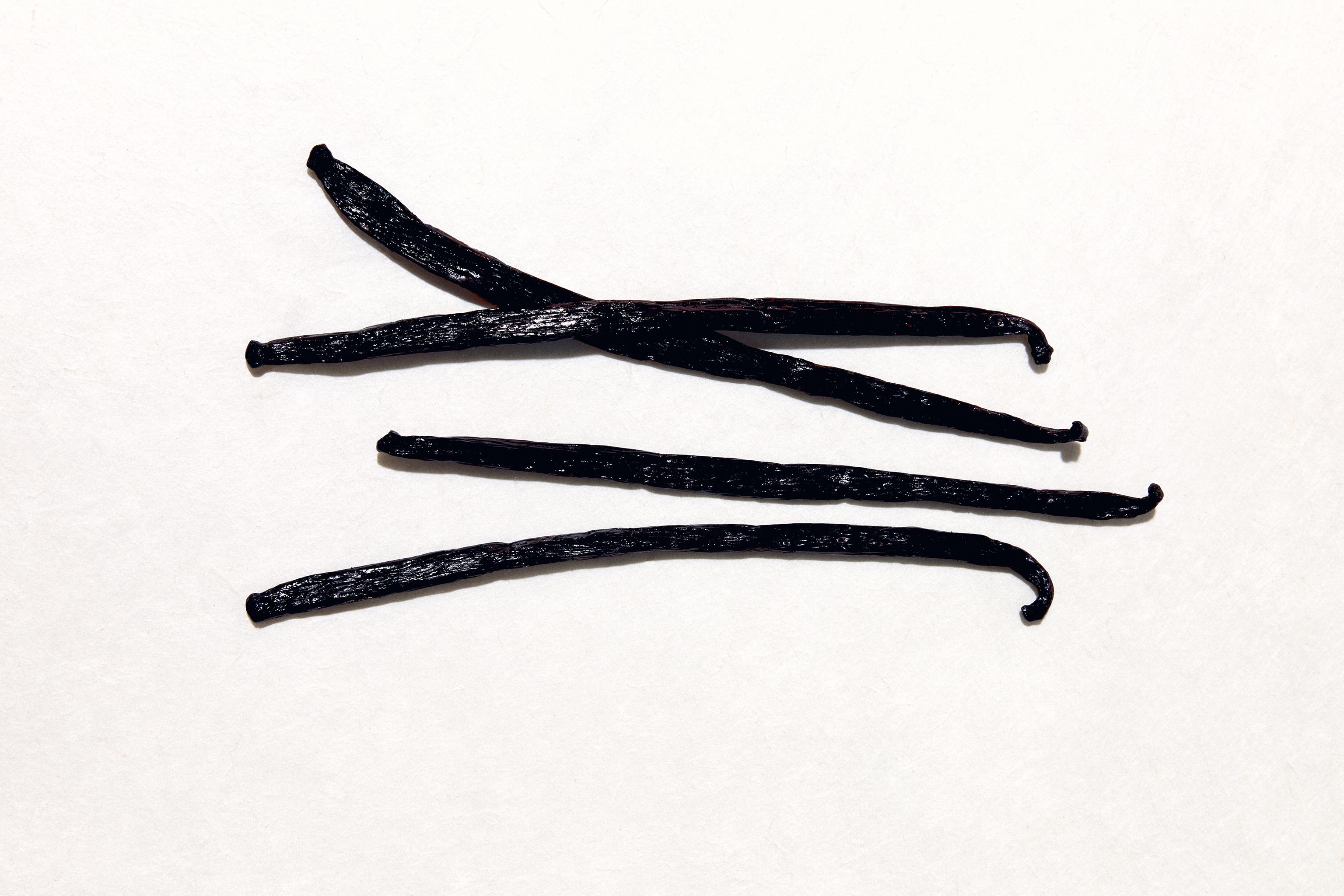 HYPNOTIC VANILLA EDP 80ML (2.7 FL. OZ).