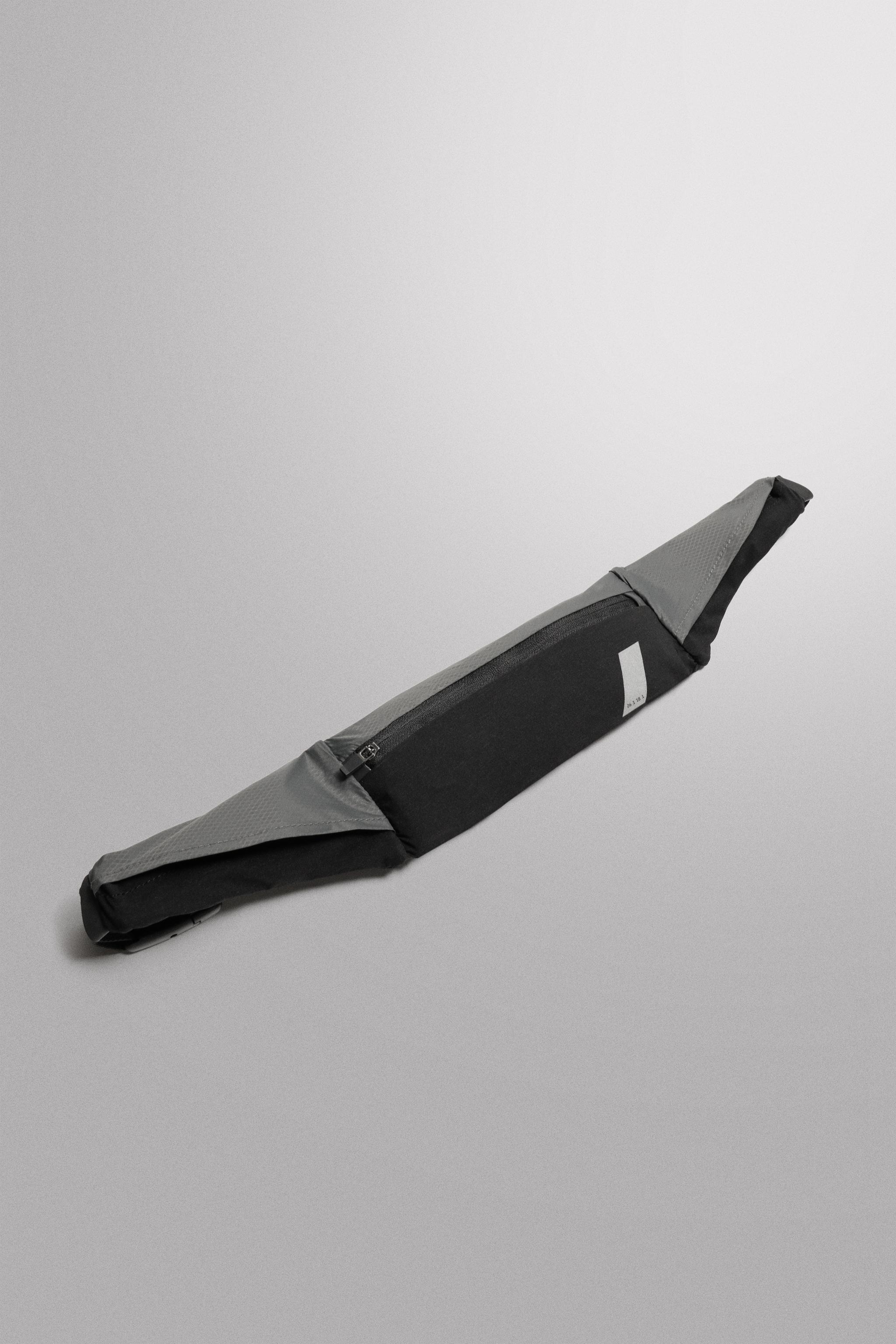 TECHNICAL SPORT BELT BAG