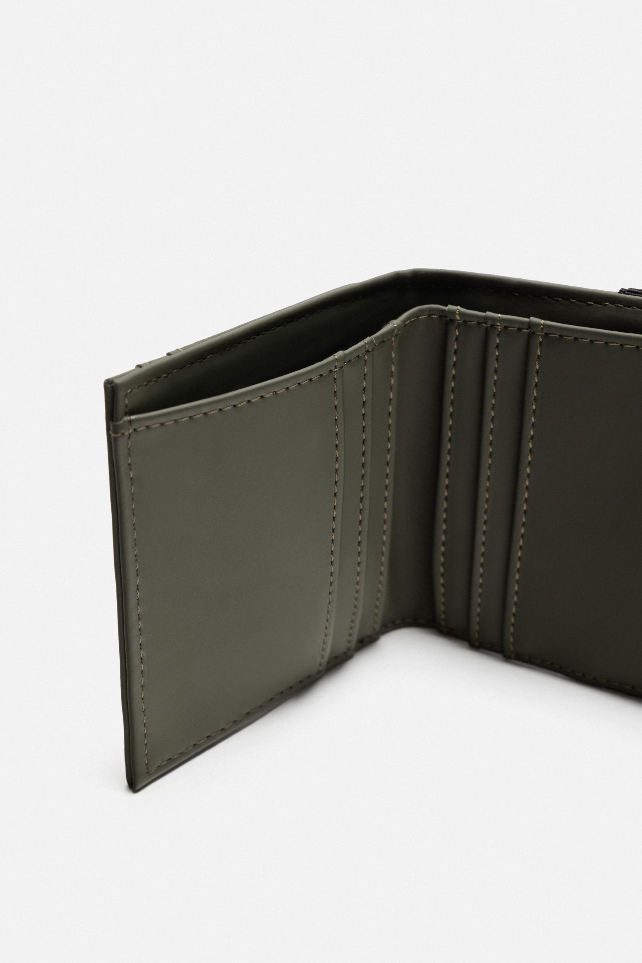 RUBBERIZED COIN WALLET