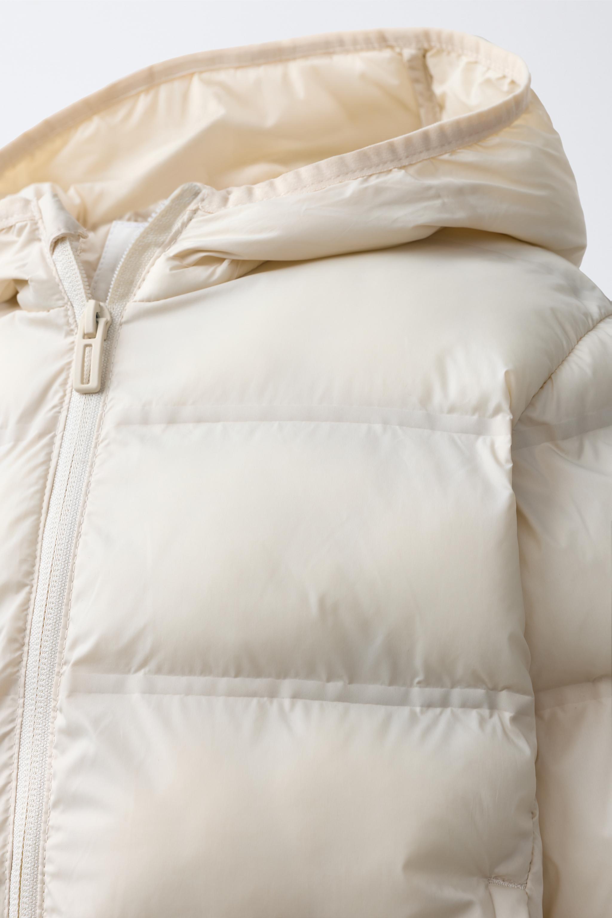 LIGHTWEIGHT HOODED PUFFER JACKET