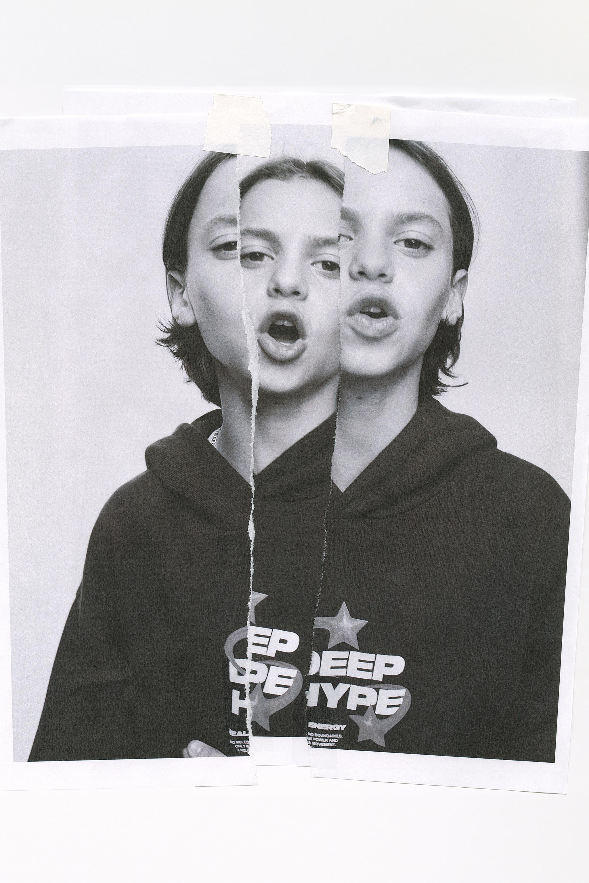 STAR WASHED EFFECT HOODED SWEATSHIRT