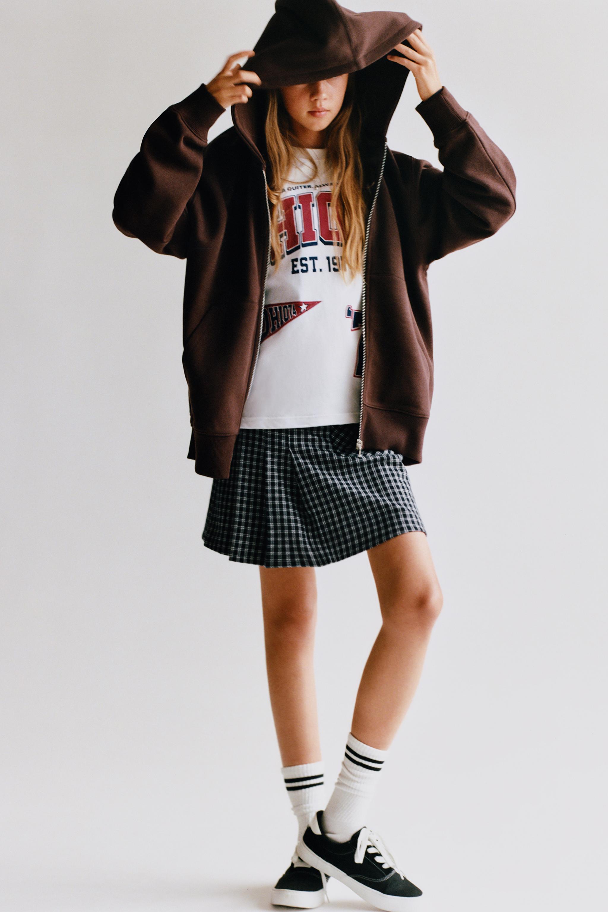 BASIC ZIP SWEATSHIRT