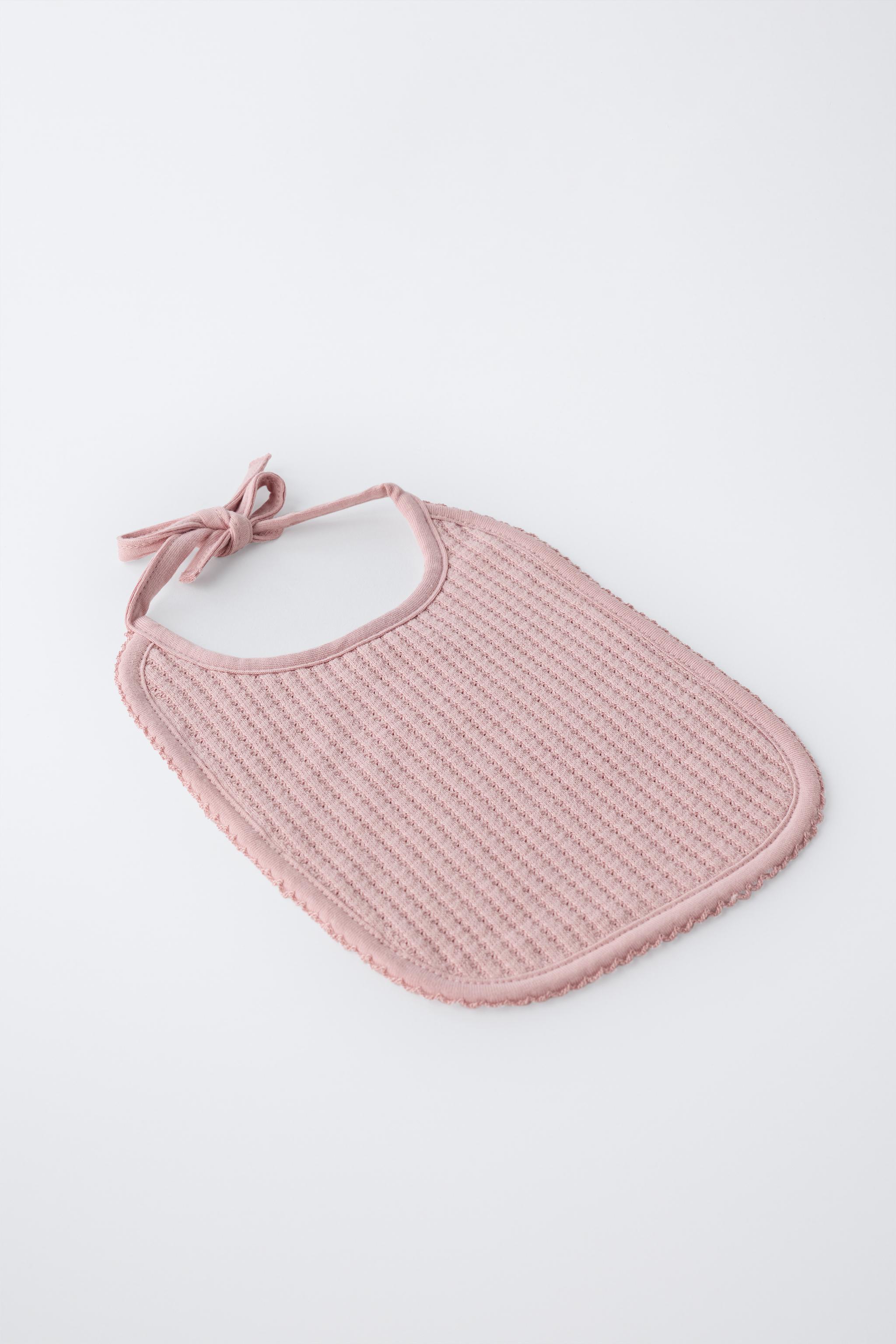 BONNET AND BIB SET STRUCTURE