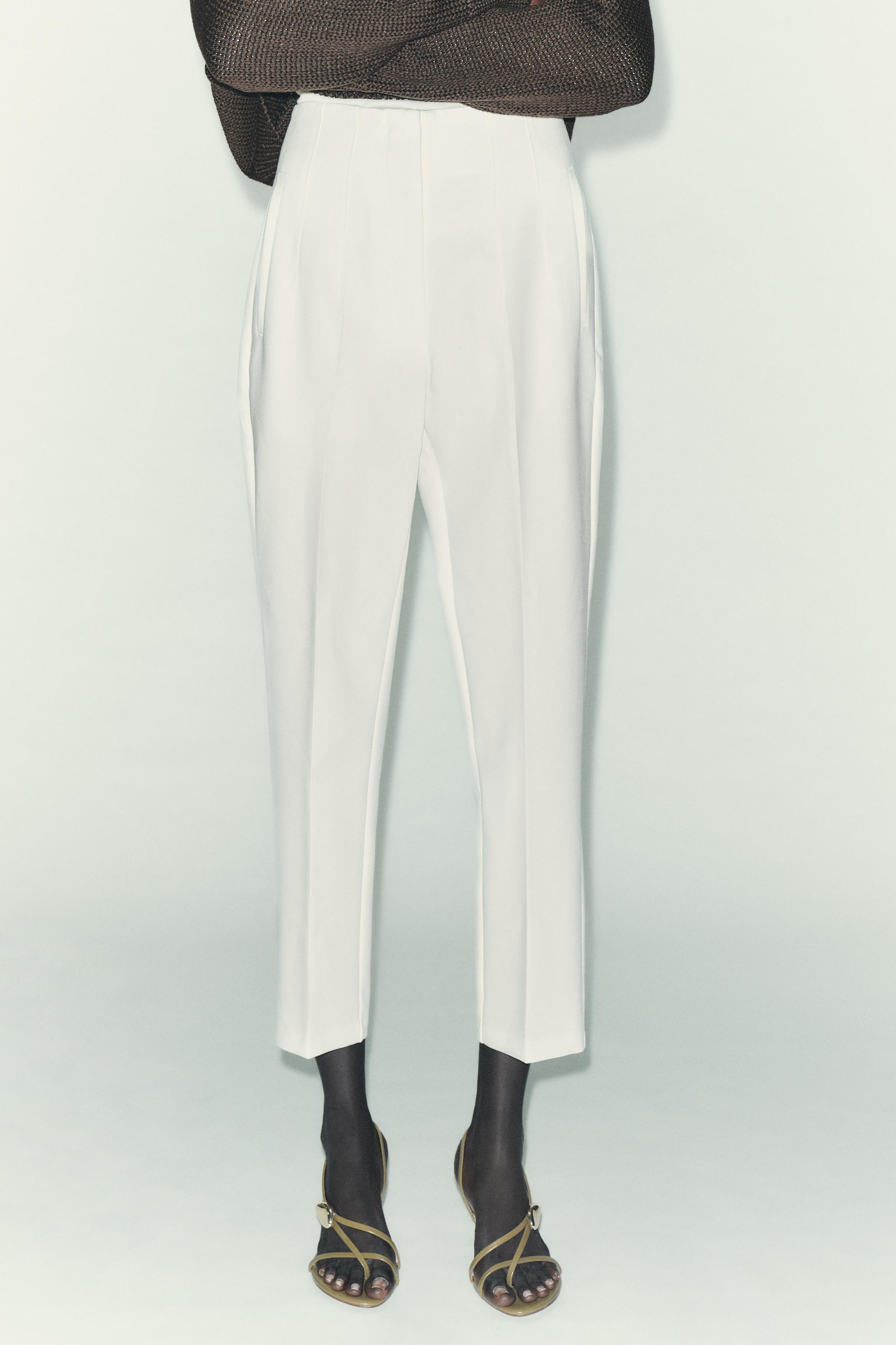 PANTS WITH A HIGH WAIST