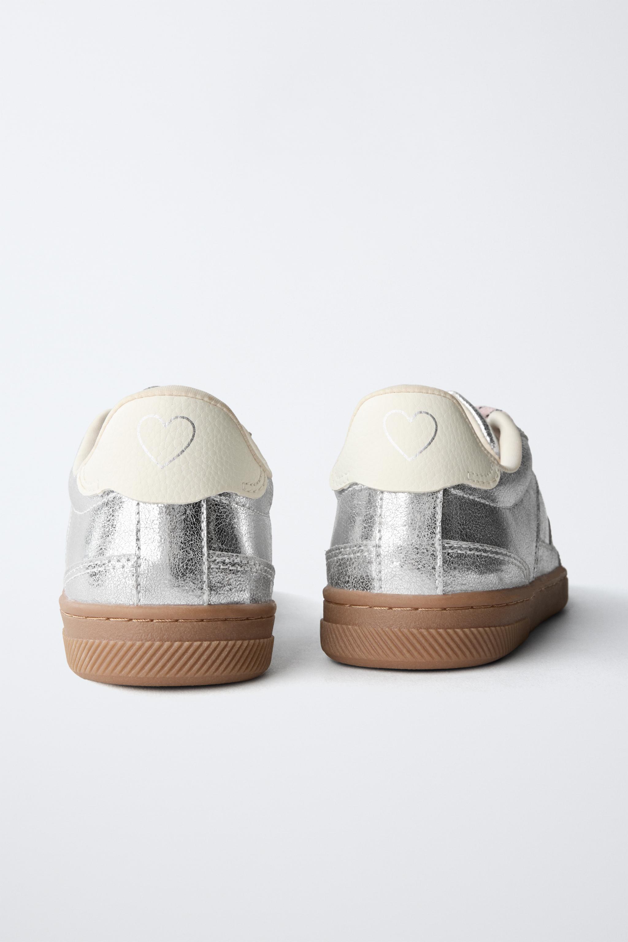 METALLIC CHARM SNEAKERS