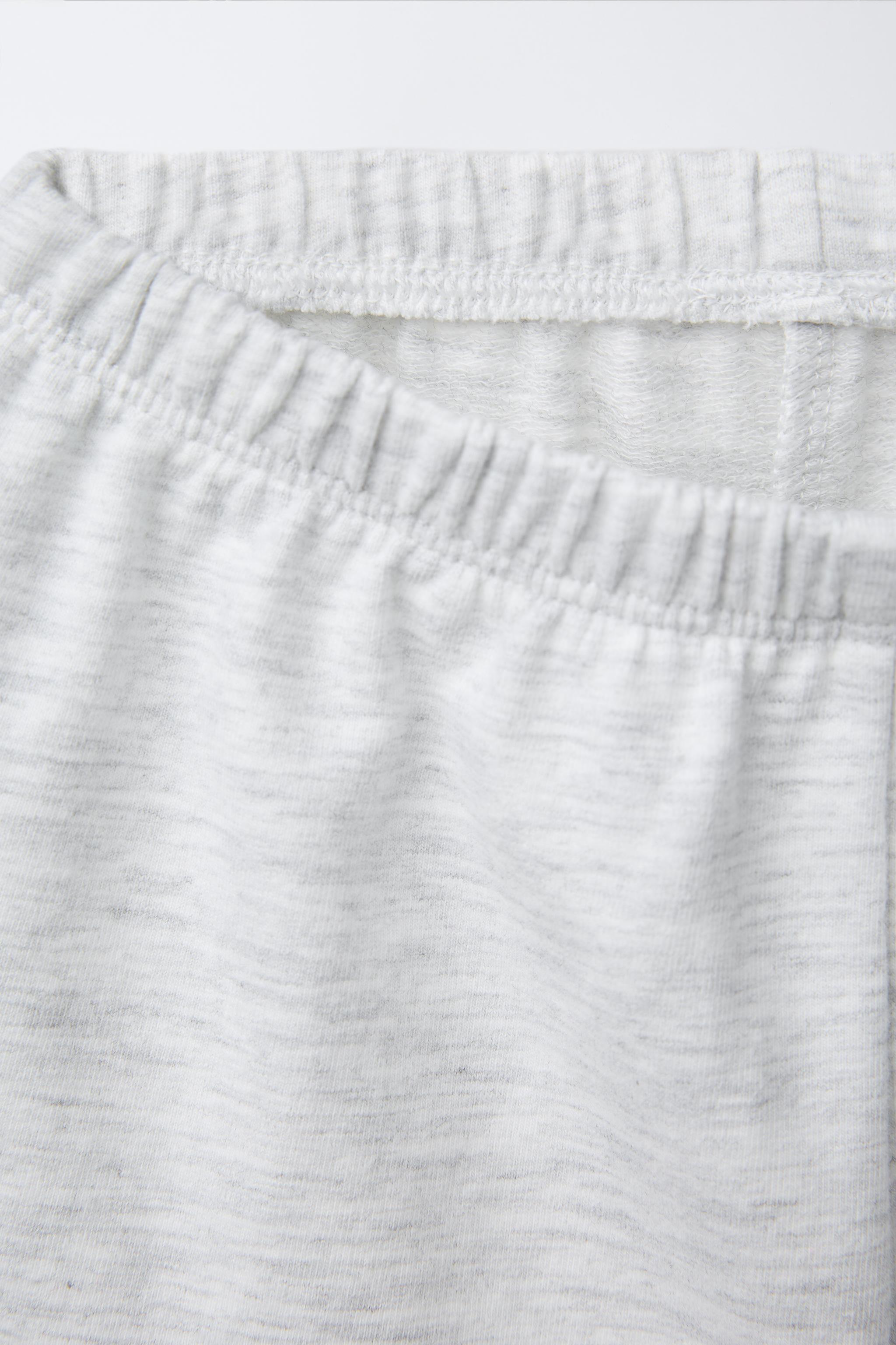 SWEATSHIRT AND BERMUDA SHORTS SET WITH APPLE PATCH