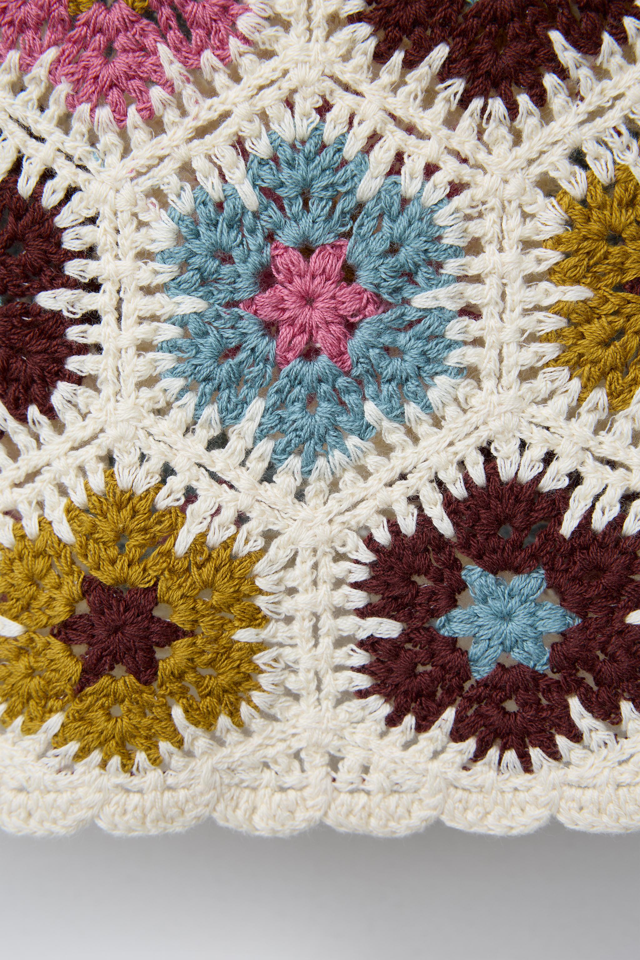 FLORAL AND BEADED CROCHET KNIT TOP