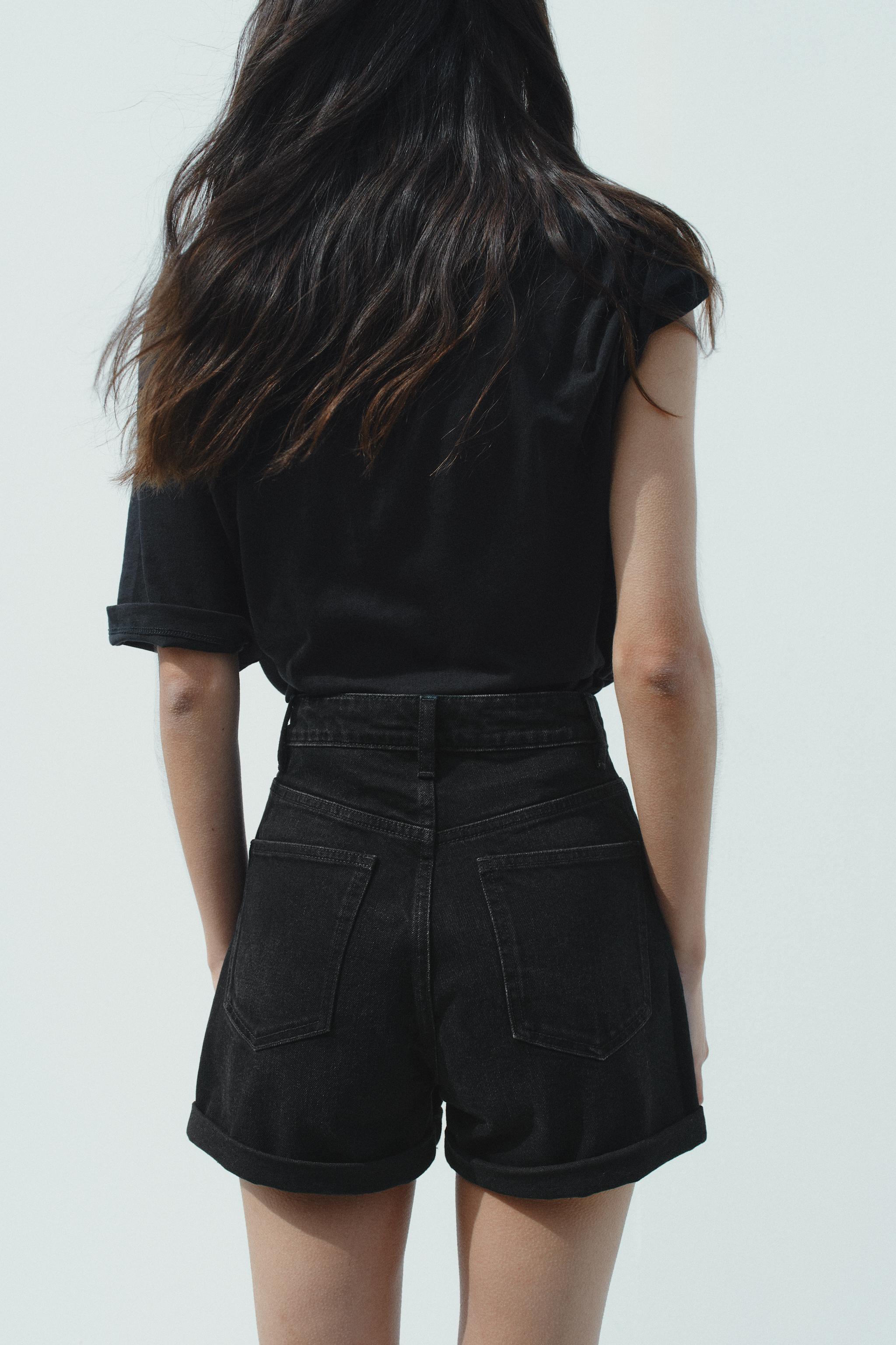 HIGH-WAISTED MOM FIT SHORTS