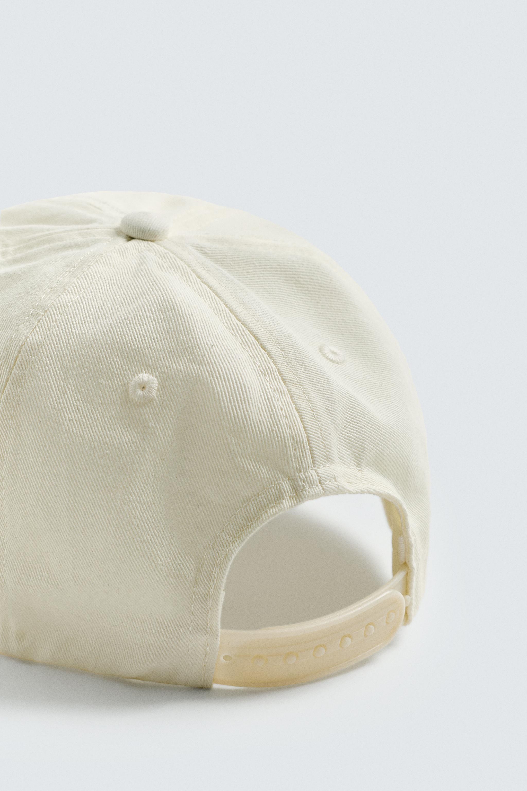 CONTRAST EMBROIDERY CAP