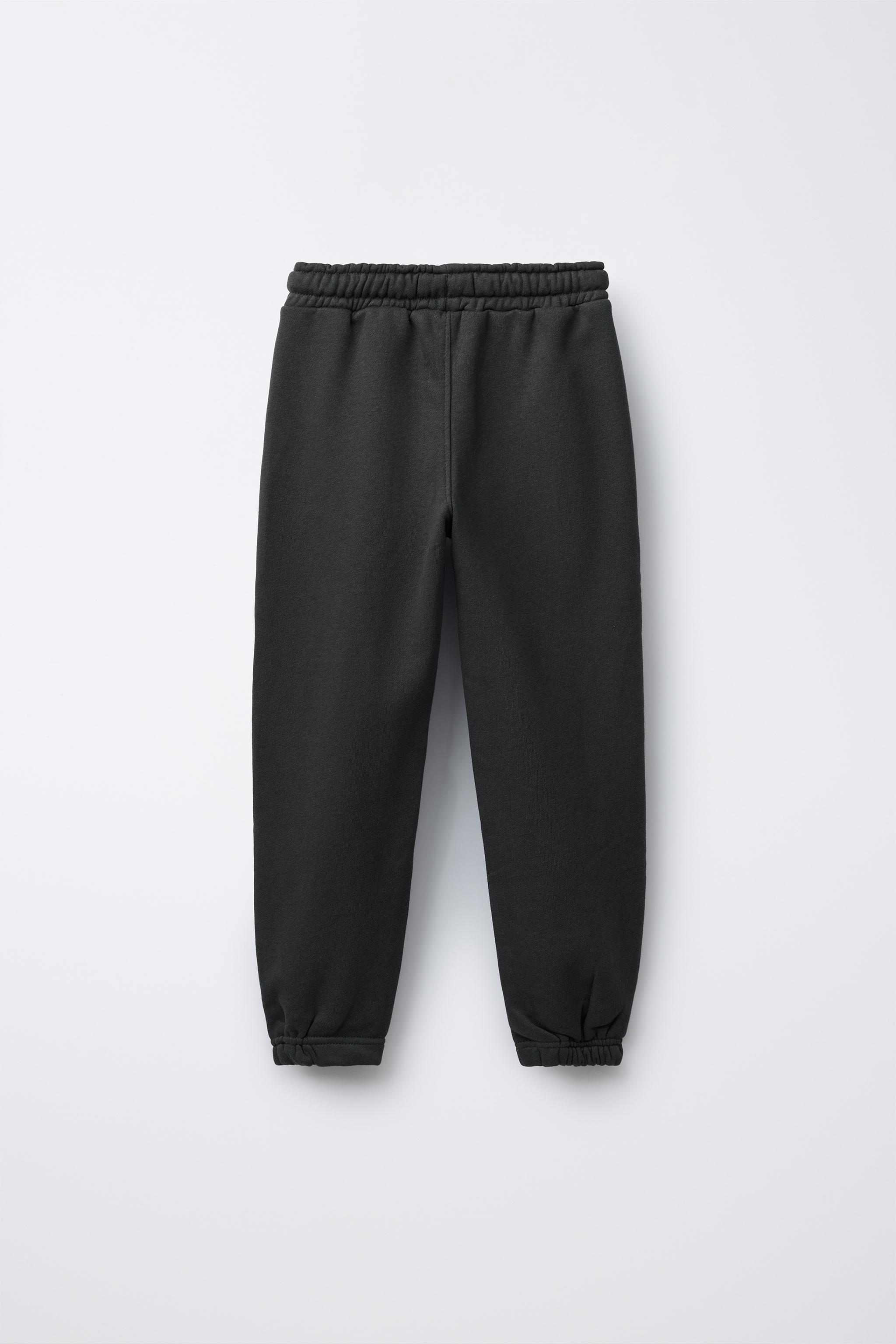 SHORT SLEEVE SWEATSHIRT AND JOGGER PANTS SET TEXT