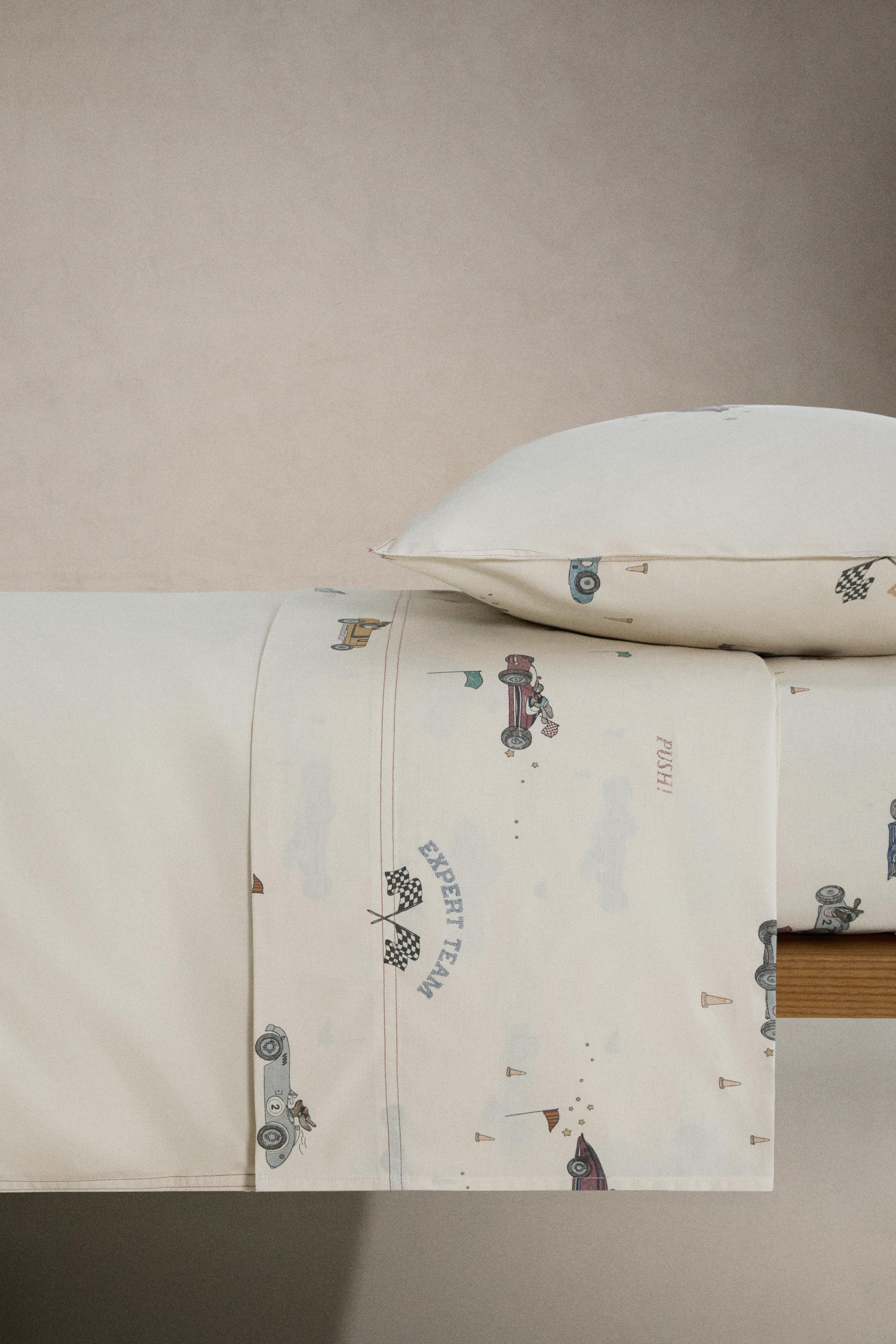 CHILDREN'S DUVET COVER WITH RACING DOG PRINT