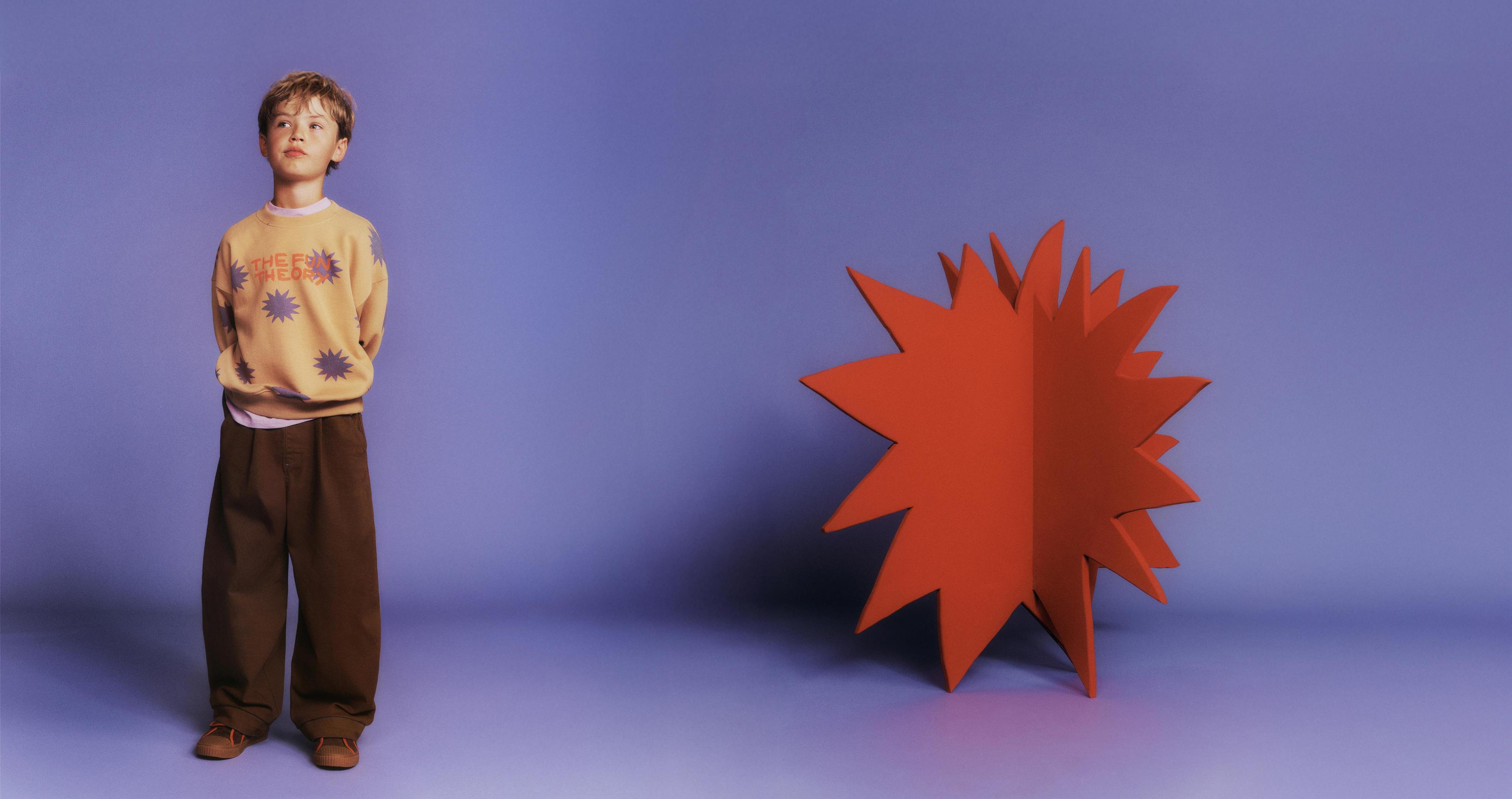 STAR PRINT SWEATSHIRT